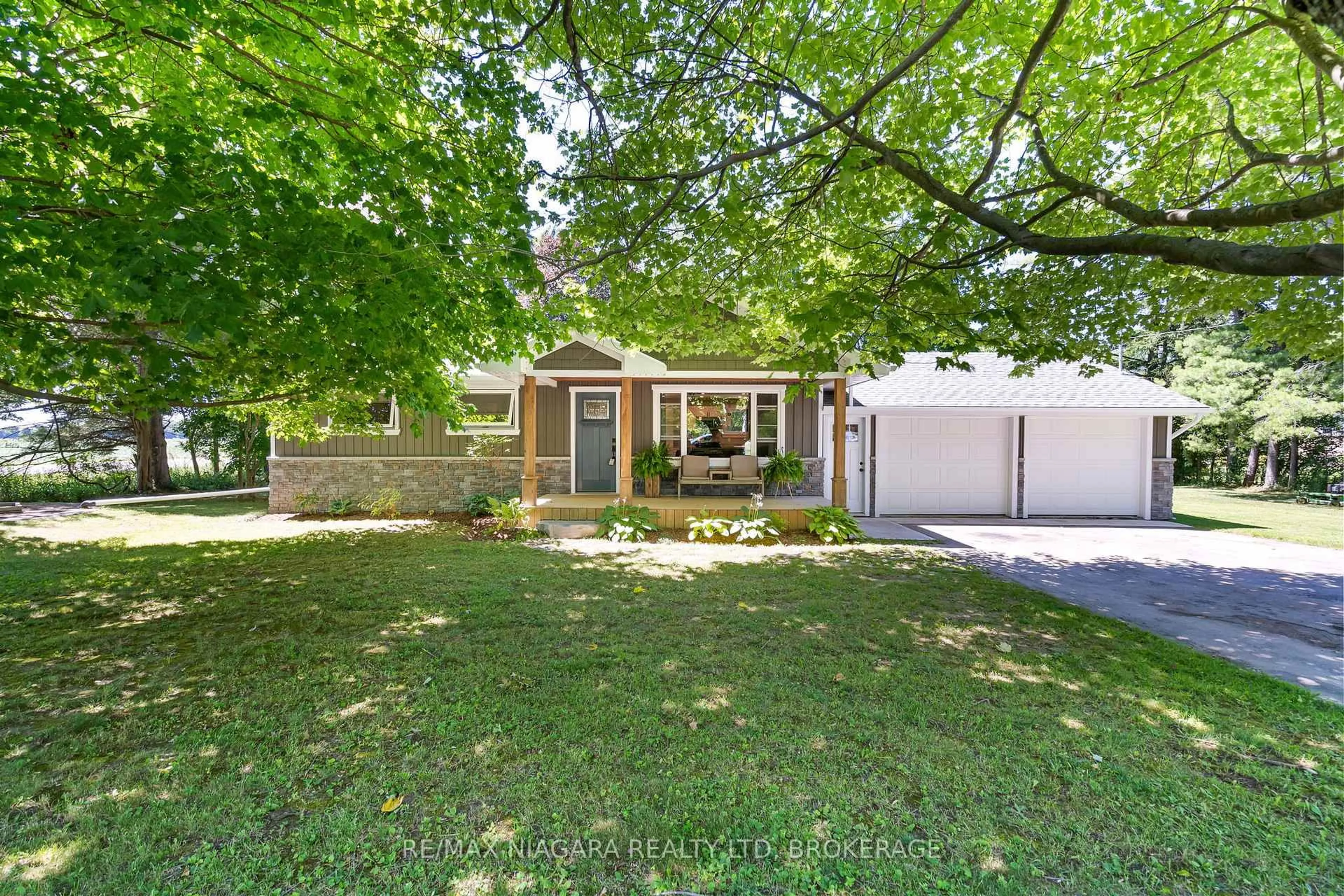 A pic from outside/outdoor area/front of a property/back of a property/a pic from drone, street for 43092 Wills Rd, Wainfleet Ontario L0S 1V0