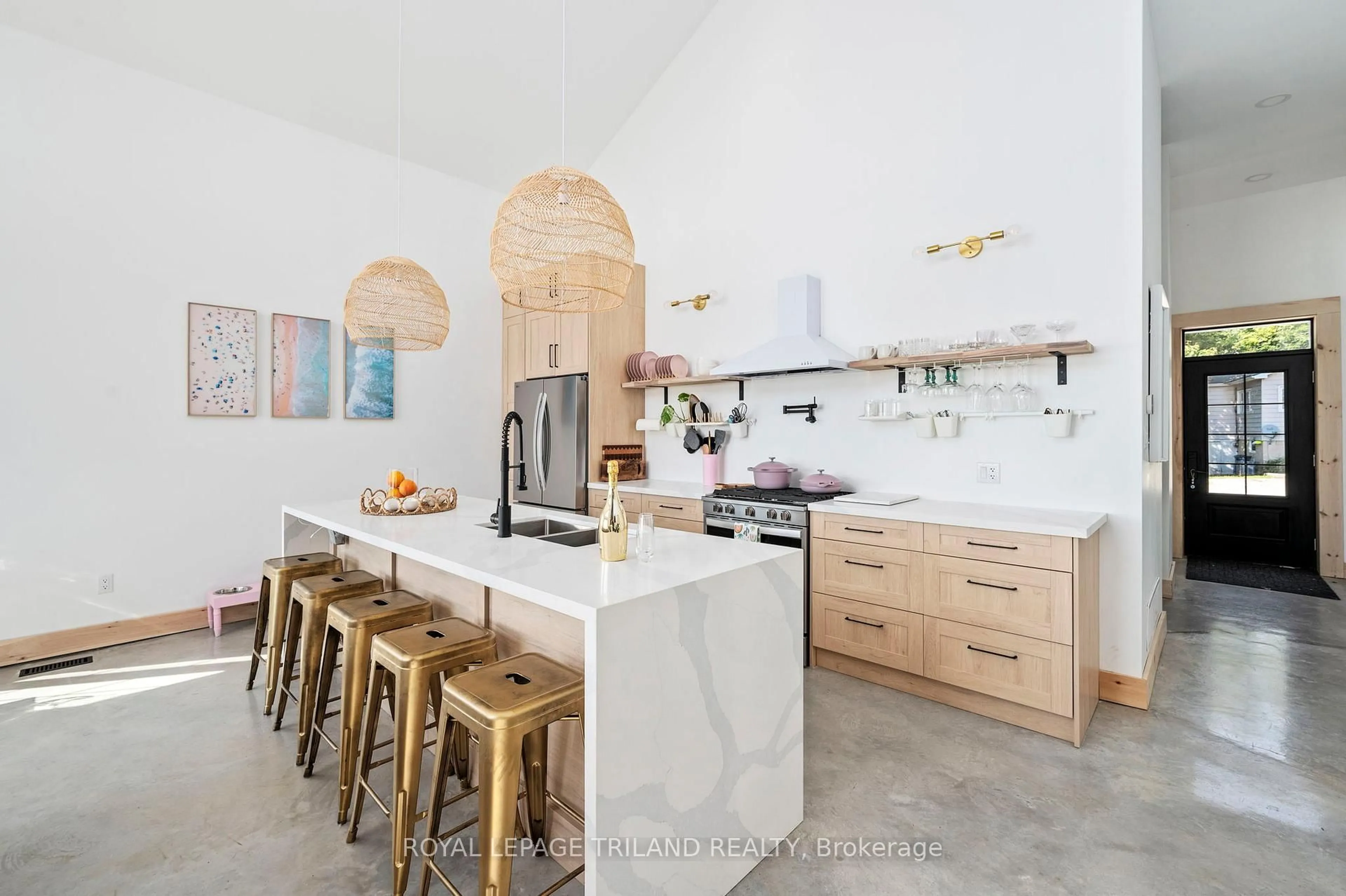Open concept kitchen, ceramic/tile floor for 164 Brayside St, Central Elgin Ontario N5L 1A2