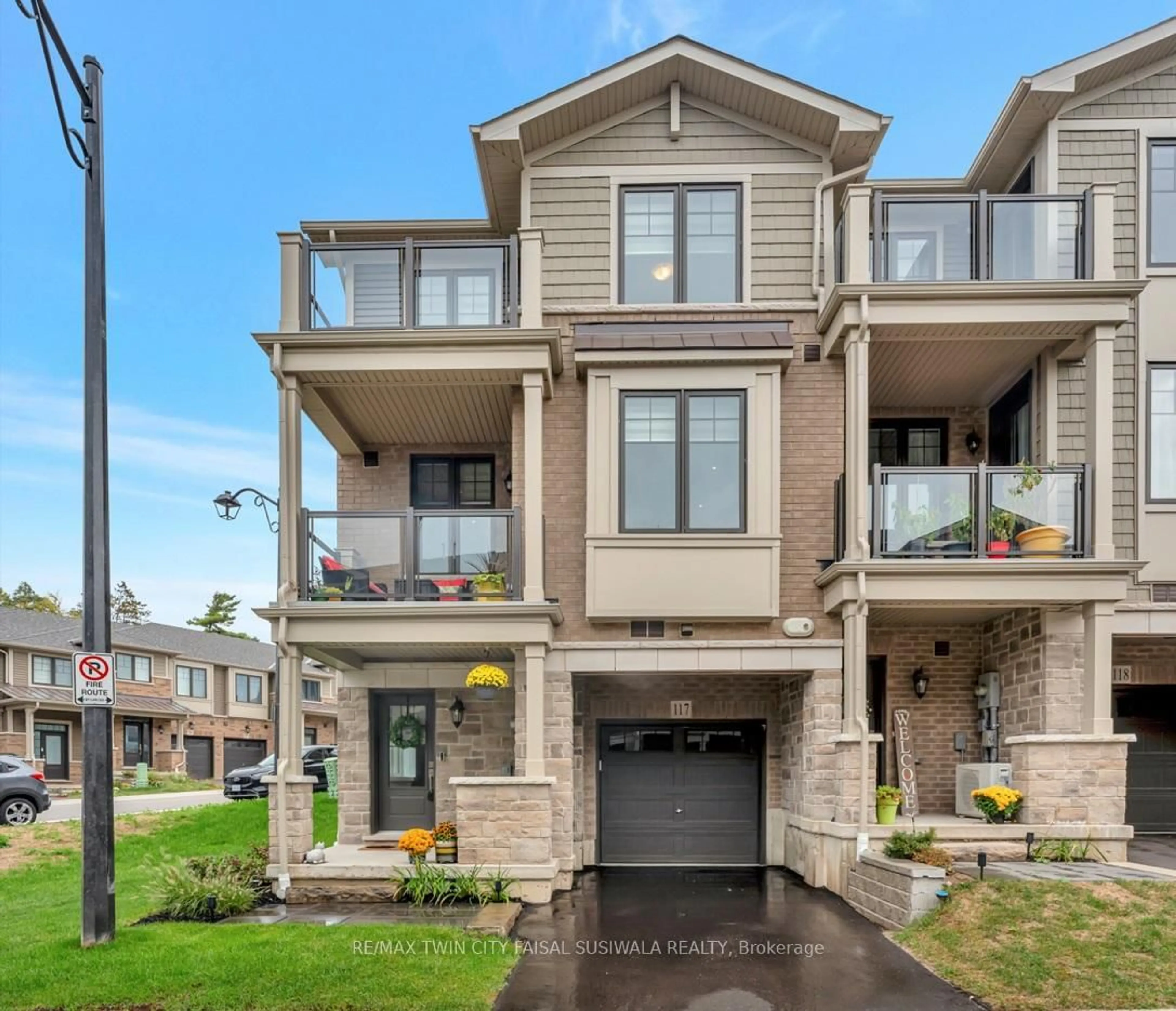 Home with brick exterior material, street for 10 BIRMINGHAM Dr #117, Cambridge Ontario N1R 0C6