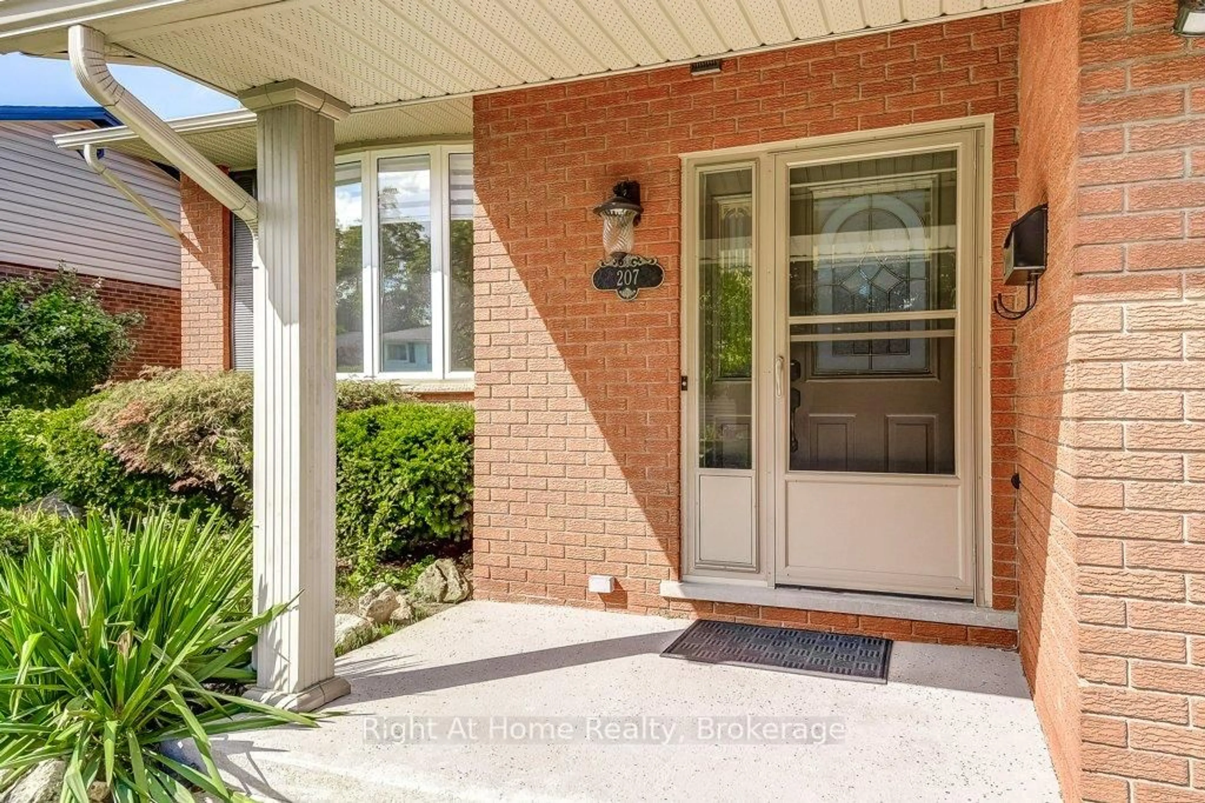Unknown for 207 Montmorency Dr, Hamilton Ontario L8K 5H3