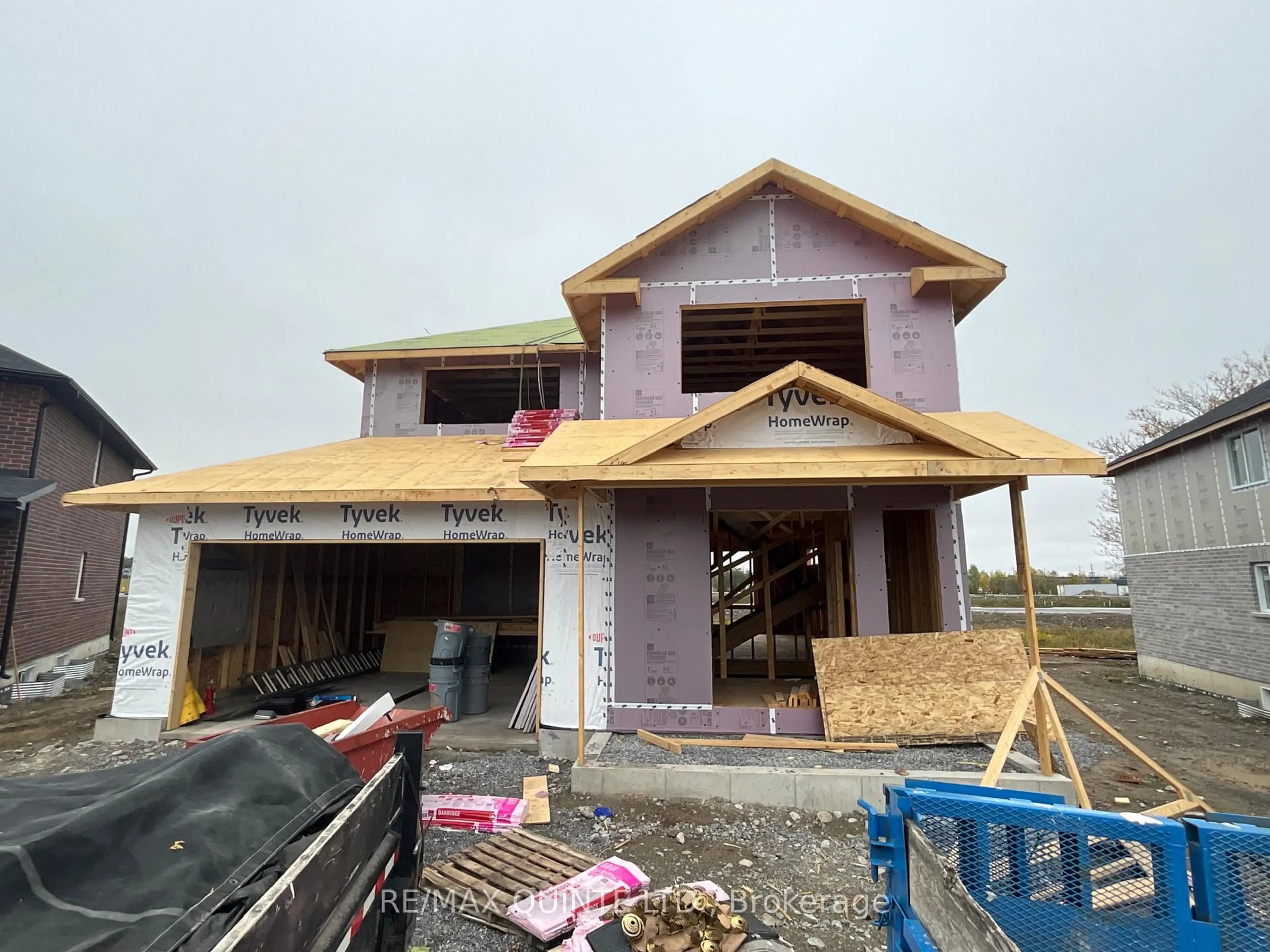 Home with vinyl exterior material, building for 91 Raycroft Dr, Belleville Ontario K8N 0R5