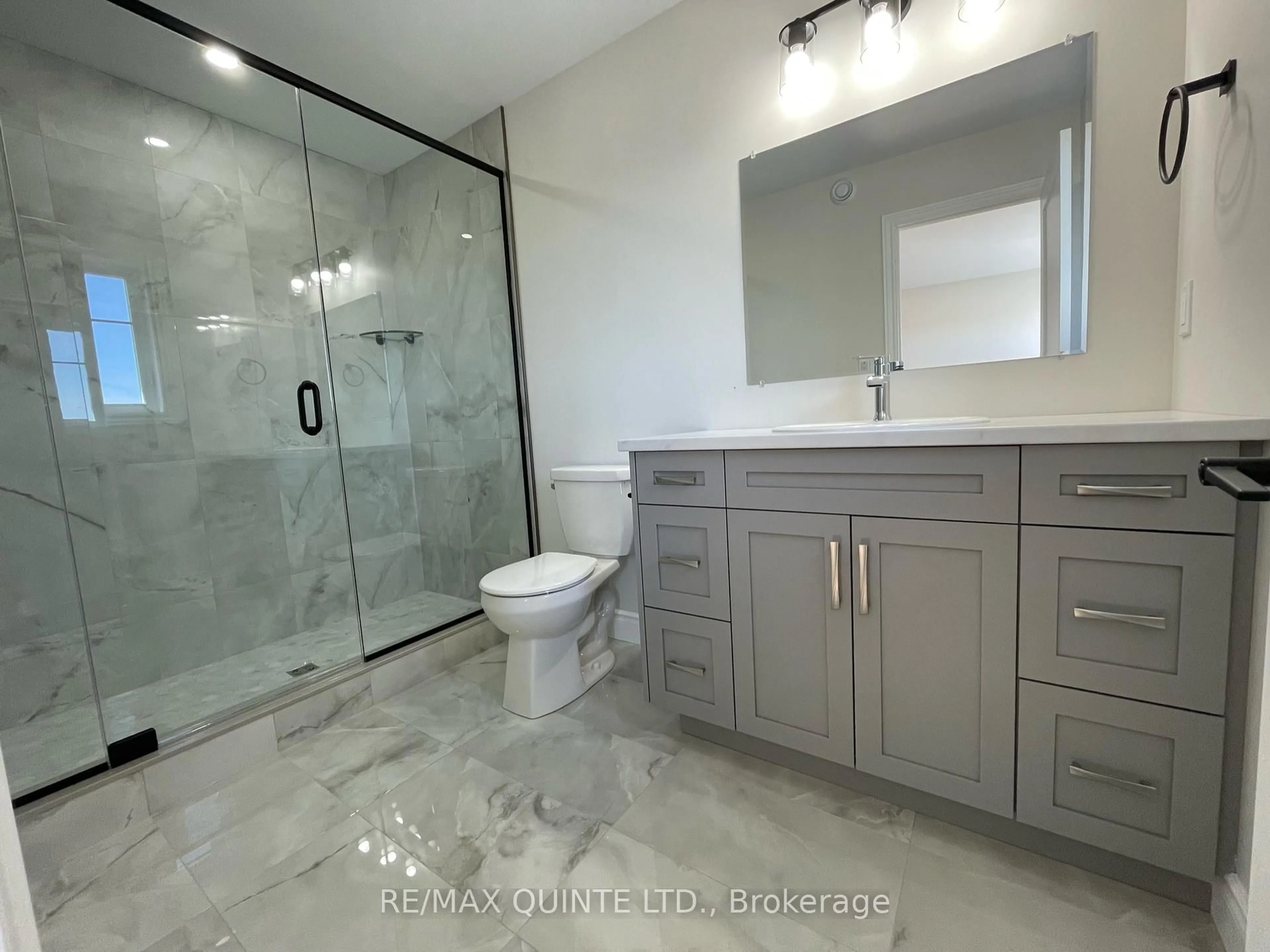Contemporary bathroom, ceramic/tile floor for 83 Raycroft Dr, Belleville Ontario K8N 0R5