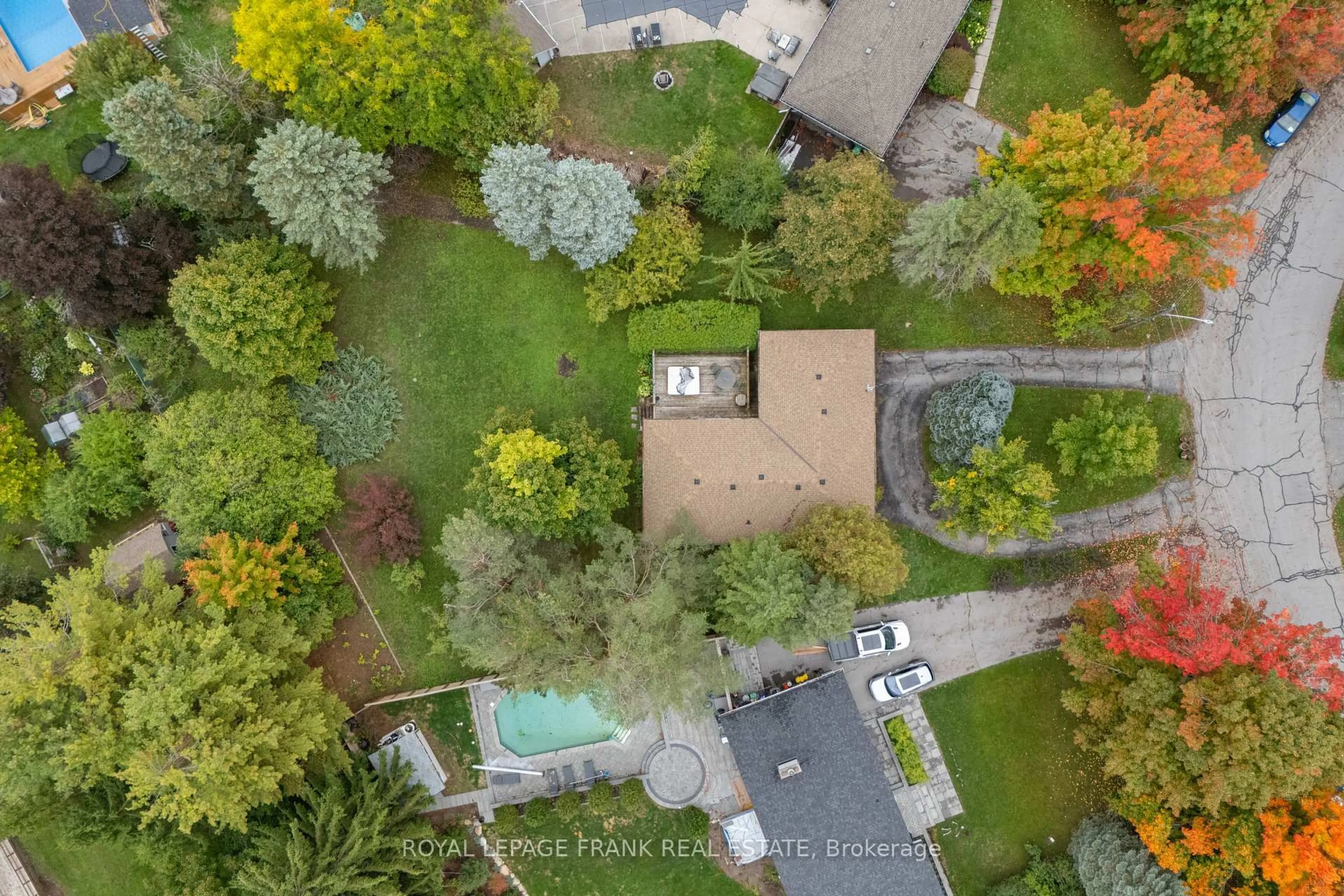 A pic from outside/outdoor area/front of a property/back of a property/a pic from drone, unknown for 308 Cottonwood Dr, Peterborough Ontario K9J 6N4