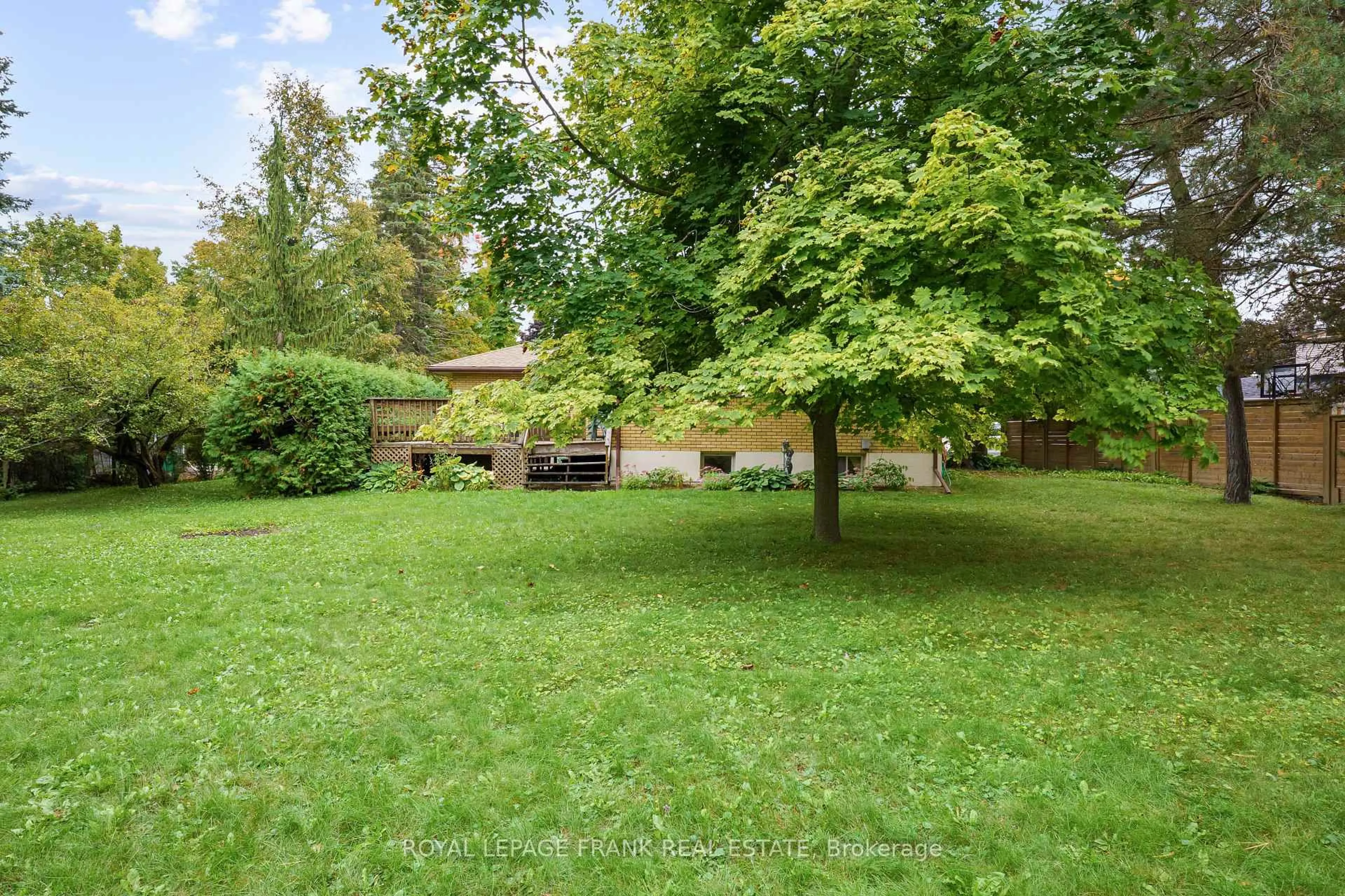 Patio, forest/trees view for 308 Cottonwood Dr, Peterborough Ontario K9J 6N4