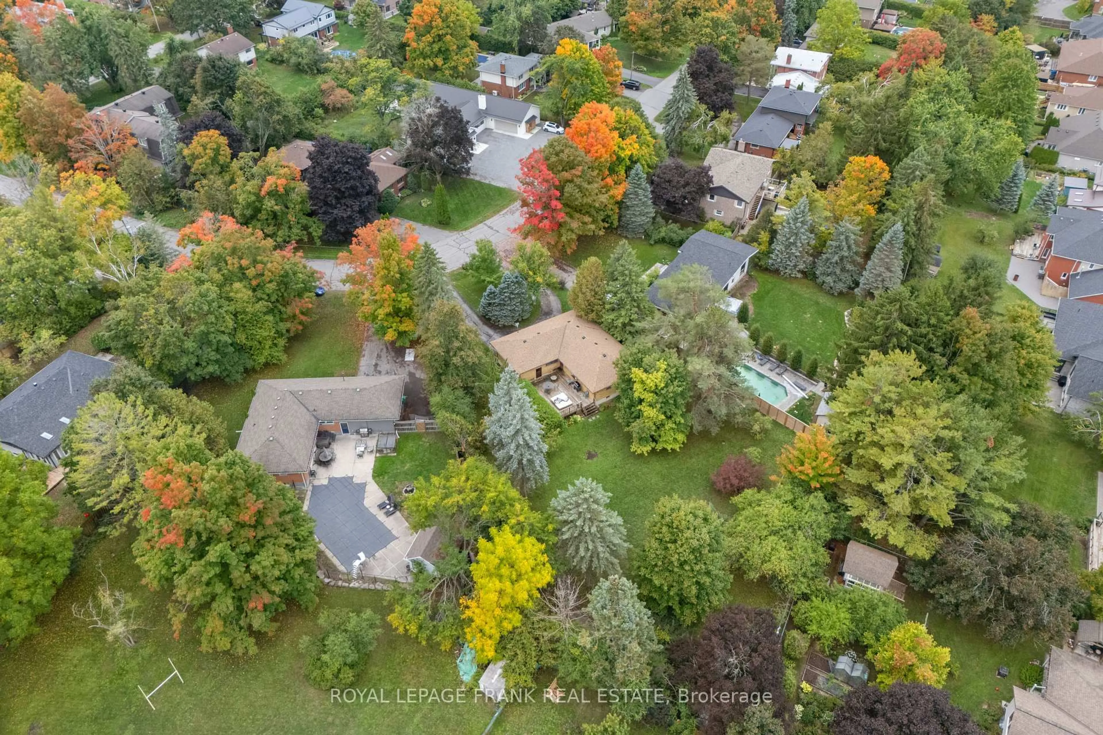 A pic from outside/outdoor area/front of a property/back of a property/a pic from drone, street for 308 Cottonwood Dr, Peterborough Ontario K9J 6N4