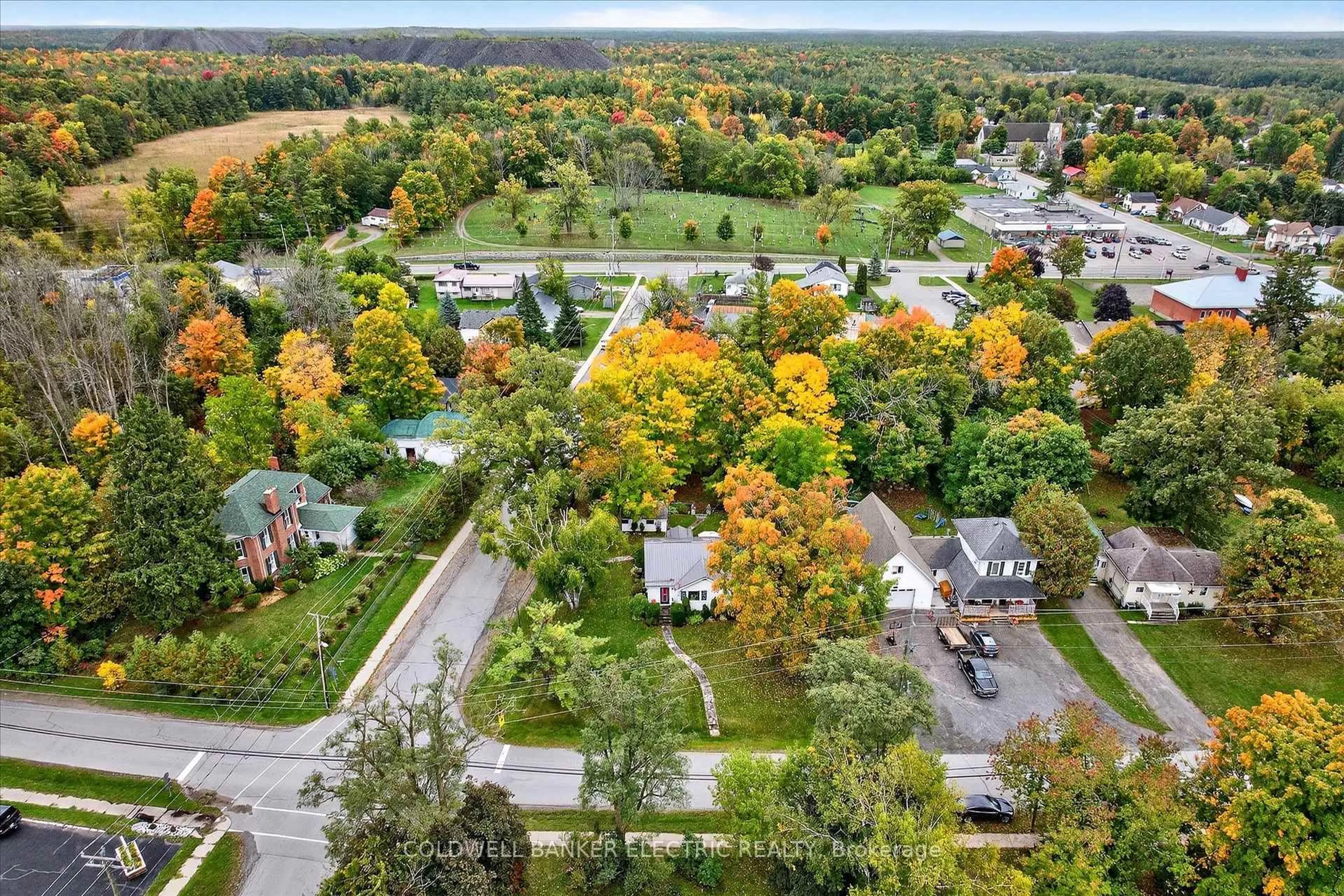 A pic from outside/outdoor area/front of a property/back of a property/a pic from drone, street for 42 Madoc St, Limoges Ontario K0K 2M0