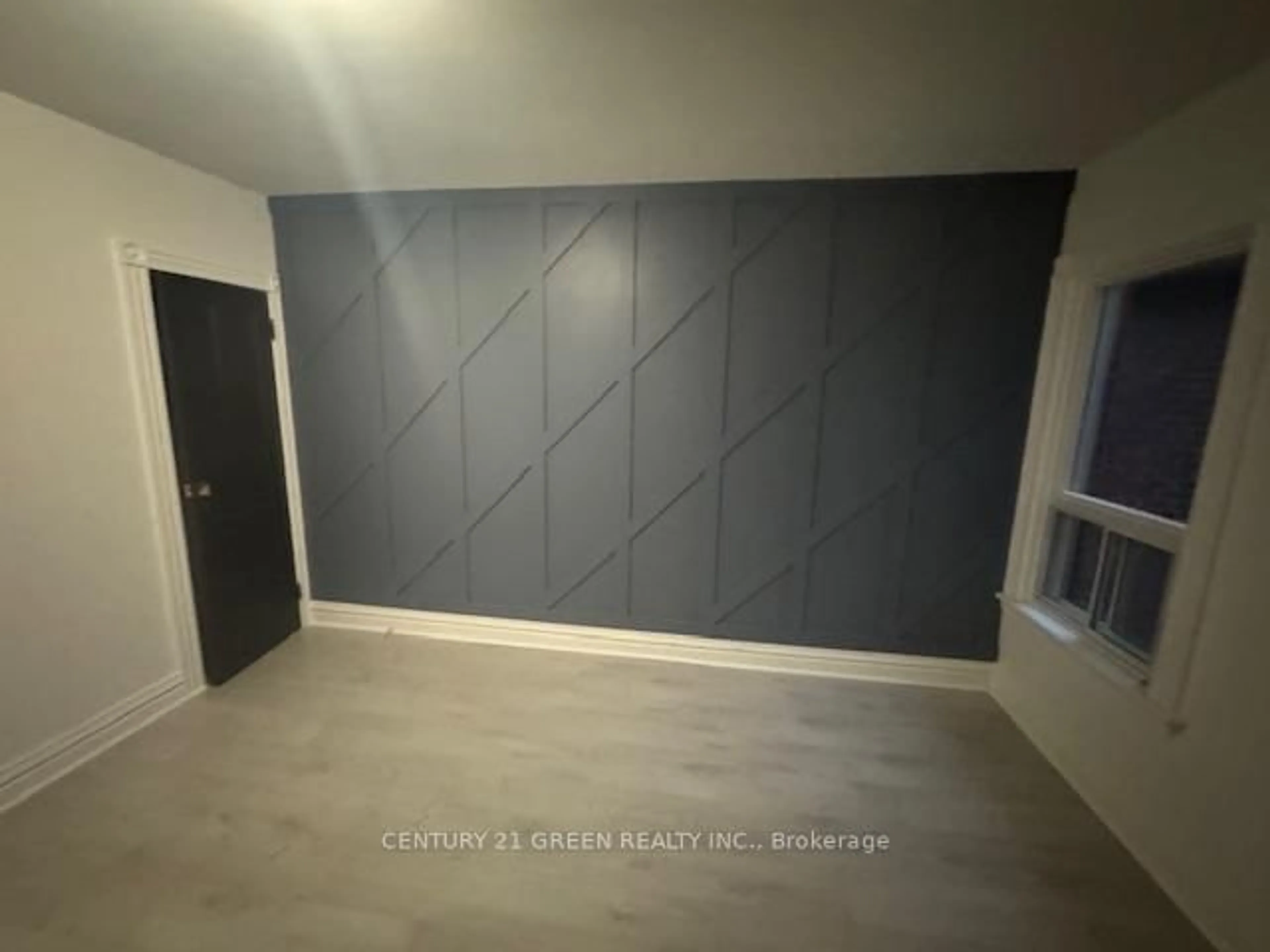A pic of a room for 37 Gladstone Ave, Hamilton Ontario L8M 2H7
