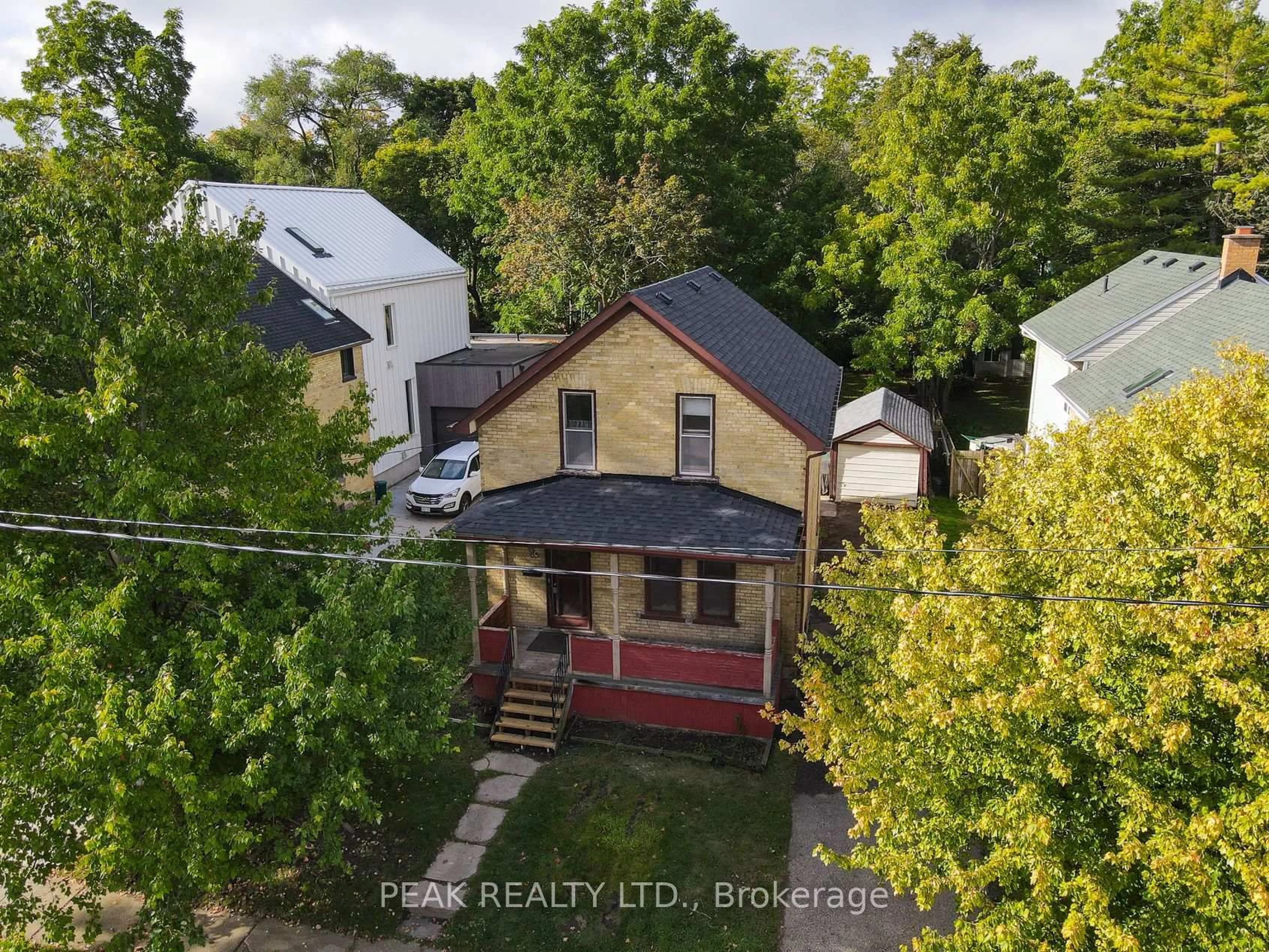 A pic from outside/outdoor area/front of a property/back of a property/a pic from drone, street for 65 Short St, Waterloo Ontario N2L 1X9