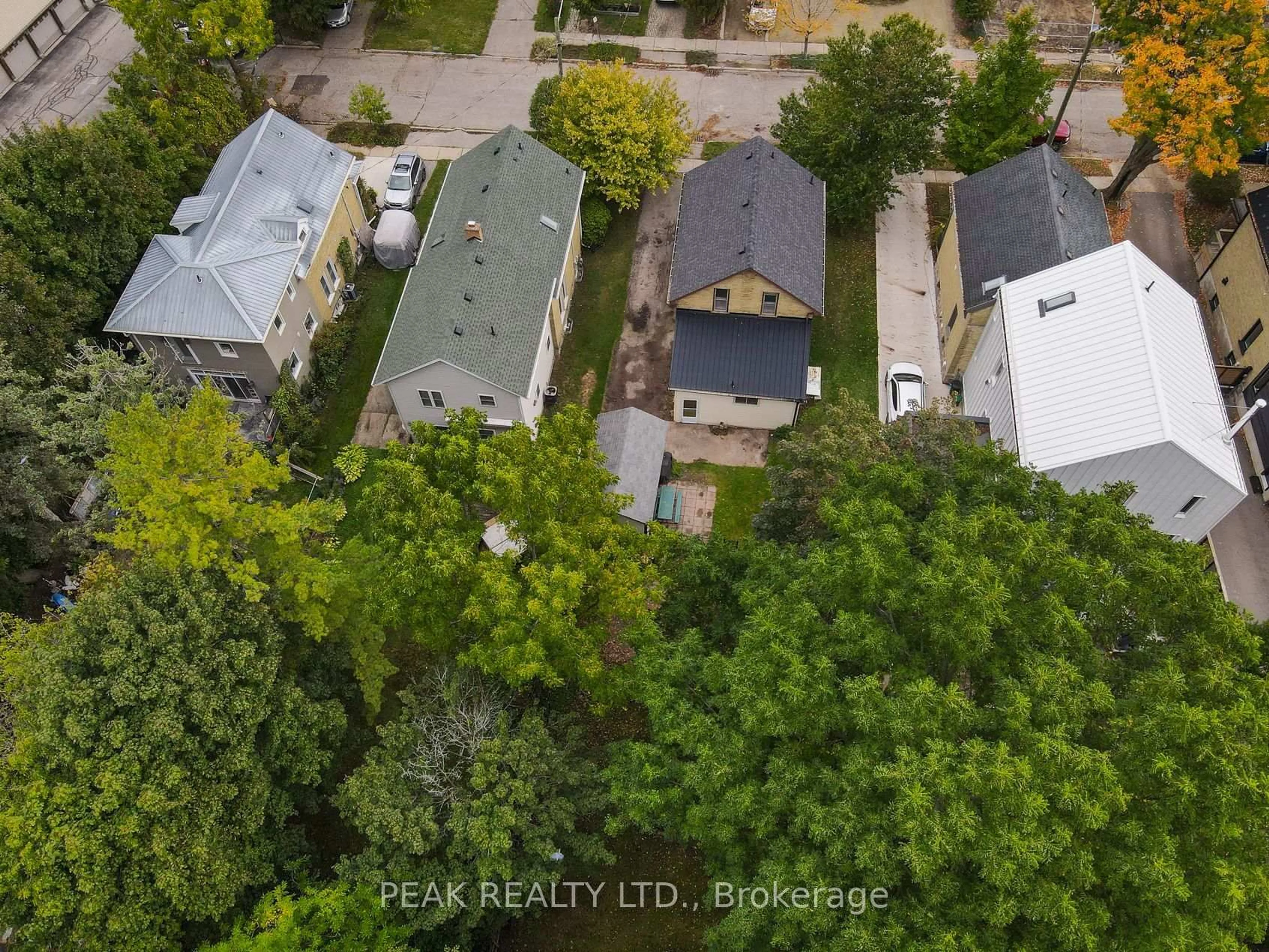A pic from outside/outdoor area/front of a property/back of a property/a pic from drone, unknown for 65 Short St, Waterloo Ontario N2L 1X9