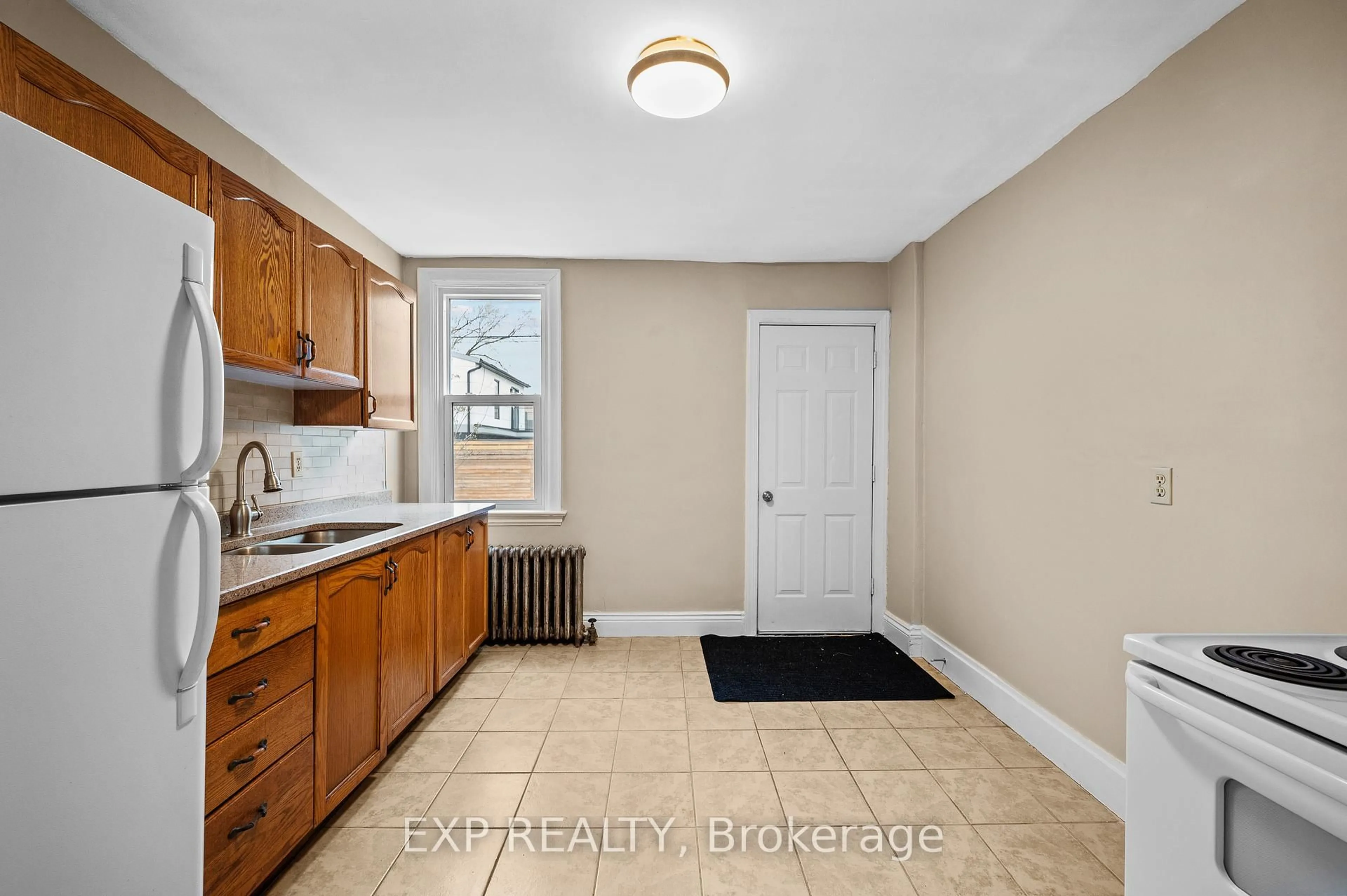 Unknown for 54 Frederick Ave, Hamilton Ontario L8H 4K4