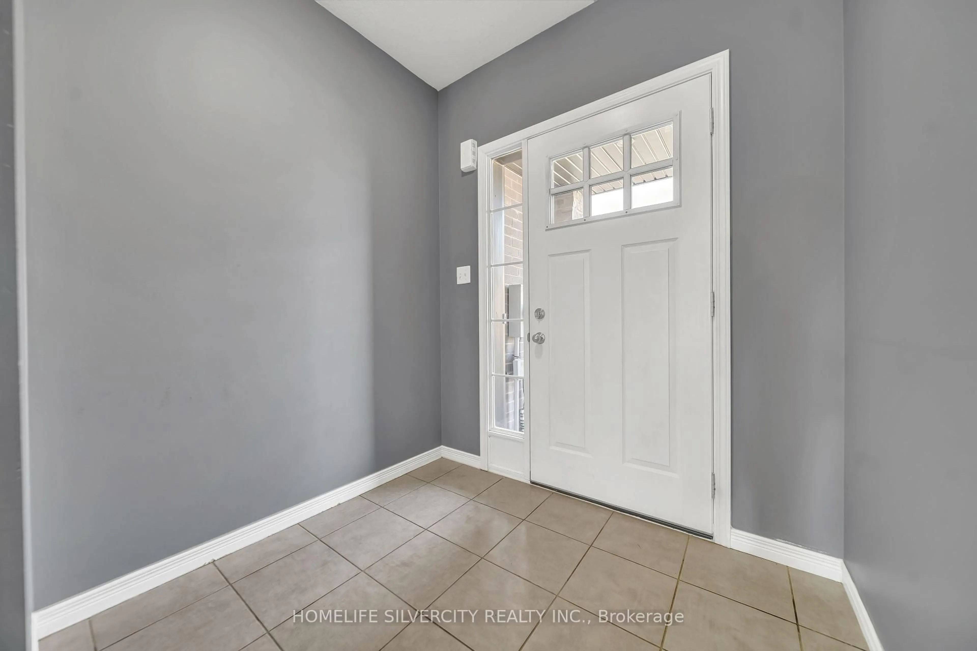 Indoor entryway for 135 Hardcastle Dr #63, Cambridge Ontario N1S 0B6