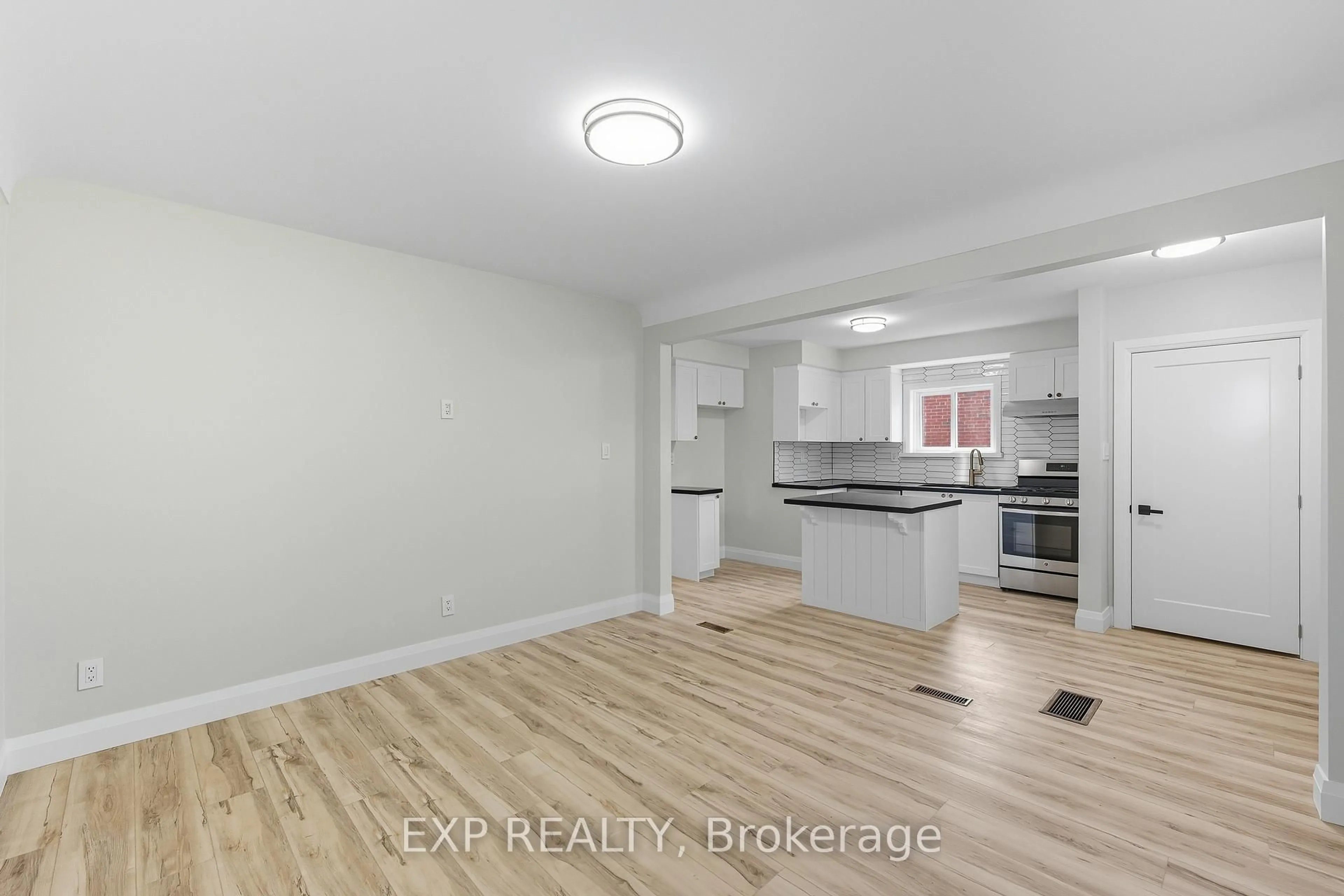 Unknown for 397 East 28th St, Hamilton Ontario L8V 3J9