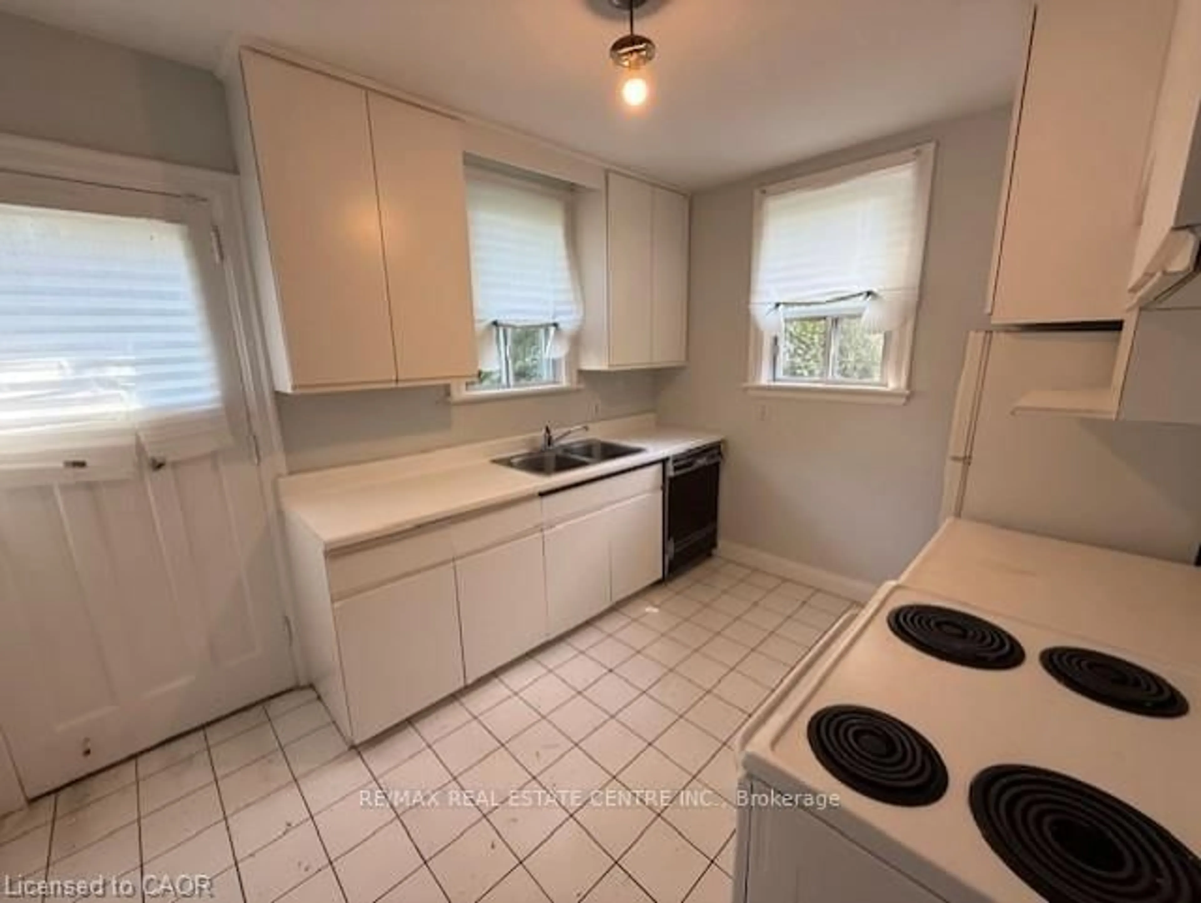 Standard kitchen, unknown for 77 Emerson St, Hamilton Ontario L8S 2X5