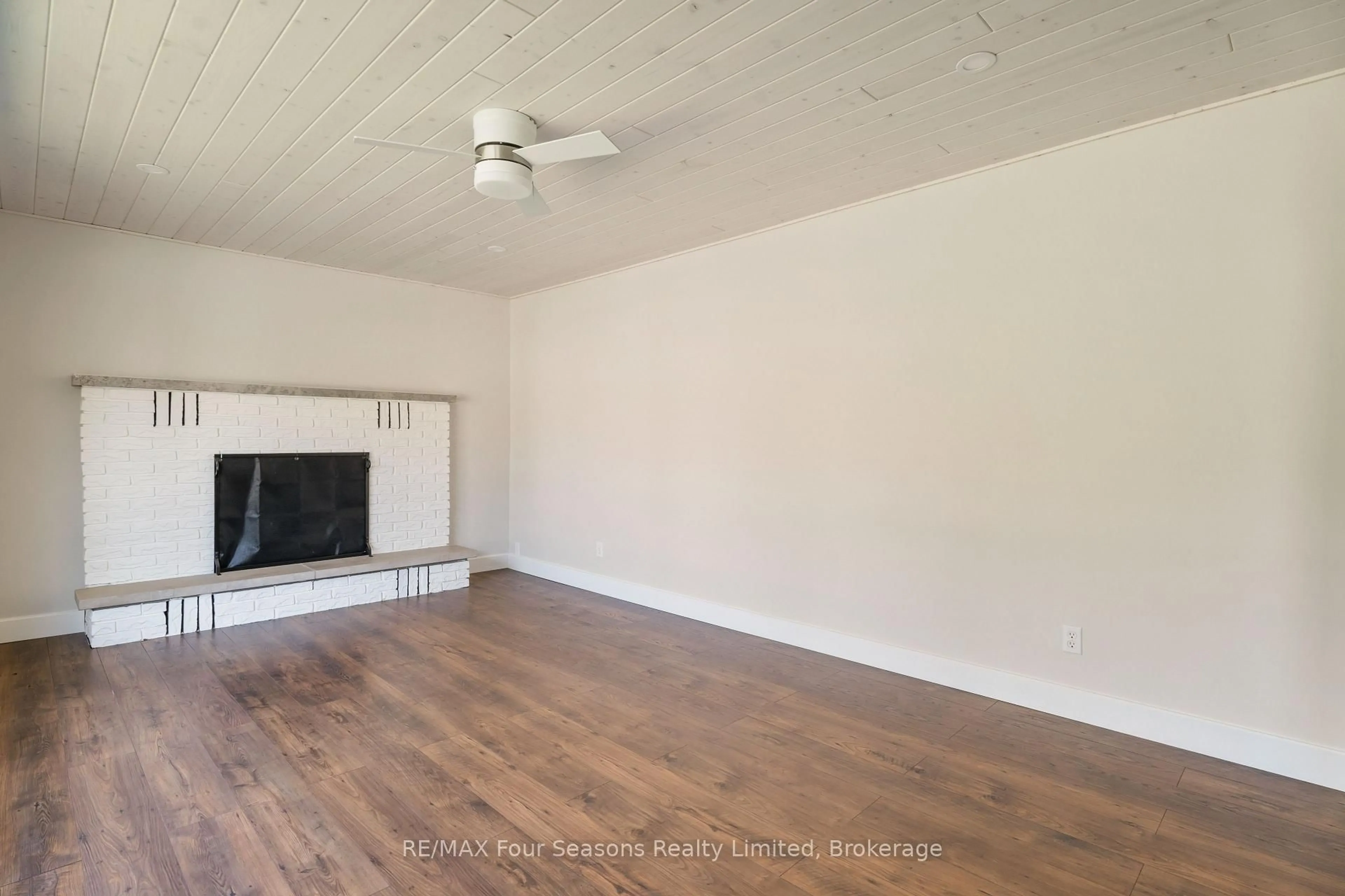 A pic of a room for 571 David St, Gravenhurst Ontario P1P 1M1