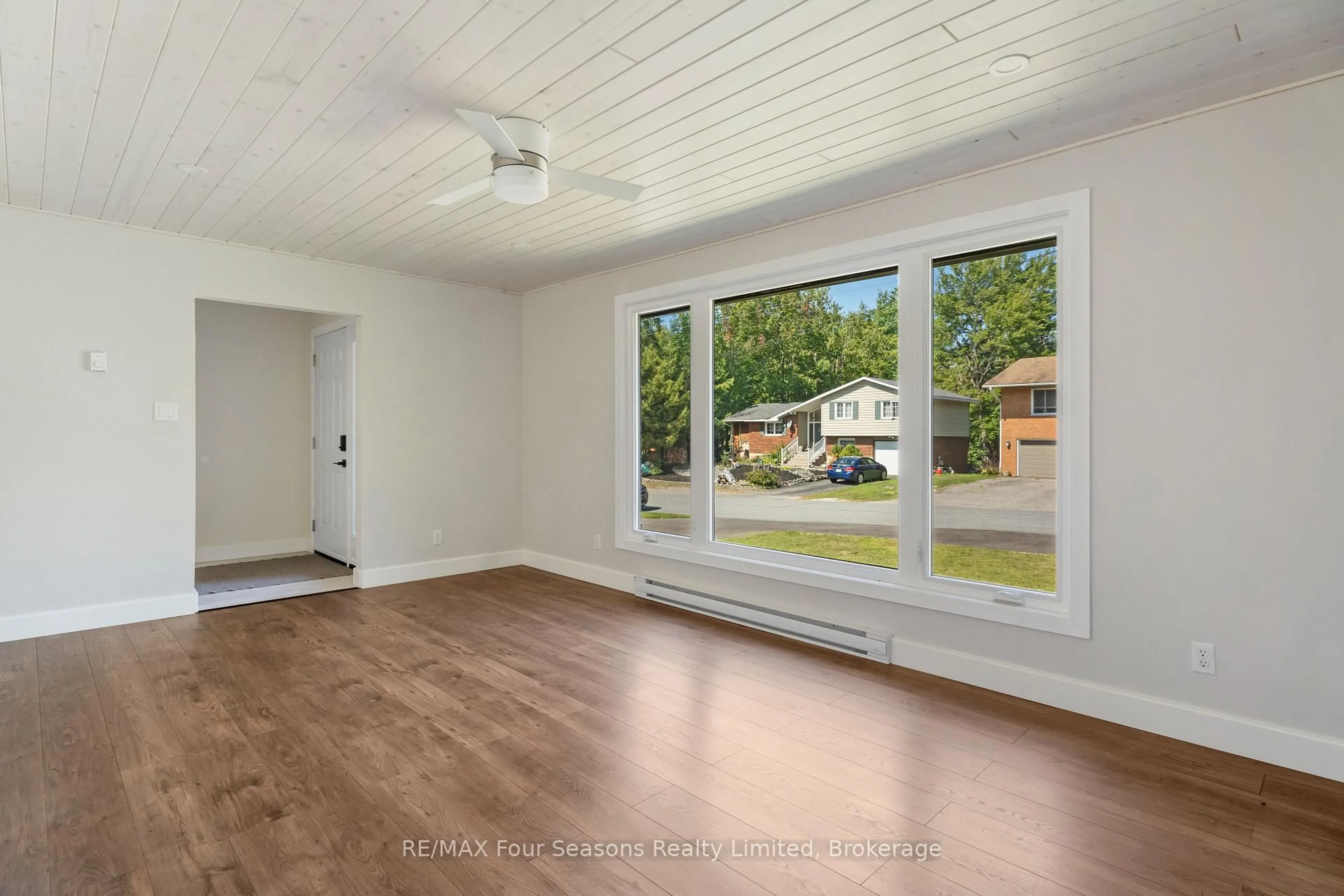 A pic of a room for 571 David St, Gravenhurst Ontario P1P 1M1