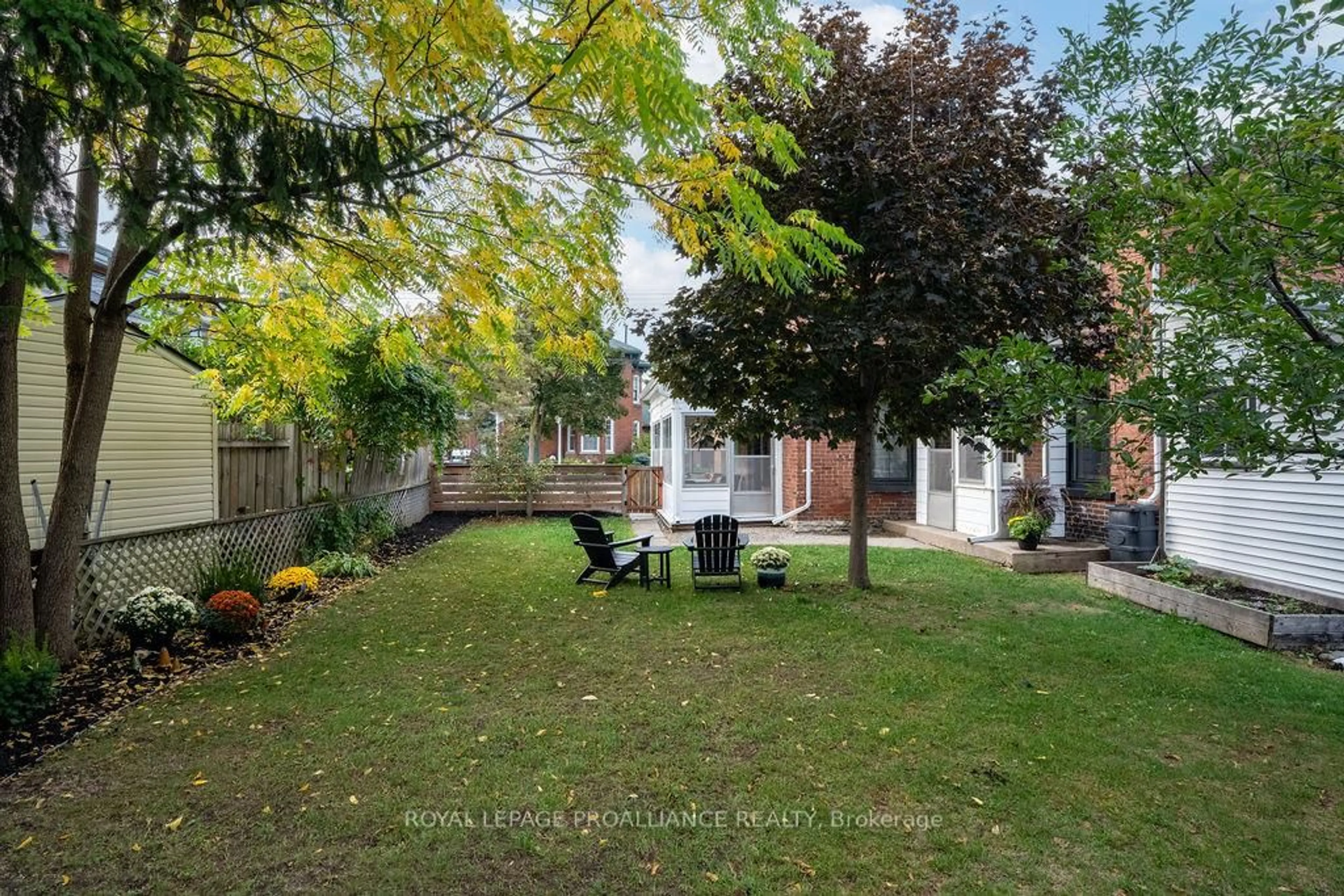 A pic from outside/outdoor area/front of a property/back of a property/a pic from drone, street for 7 Forin St, Belleville Ontario K8N 2H5