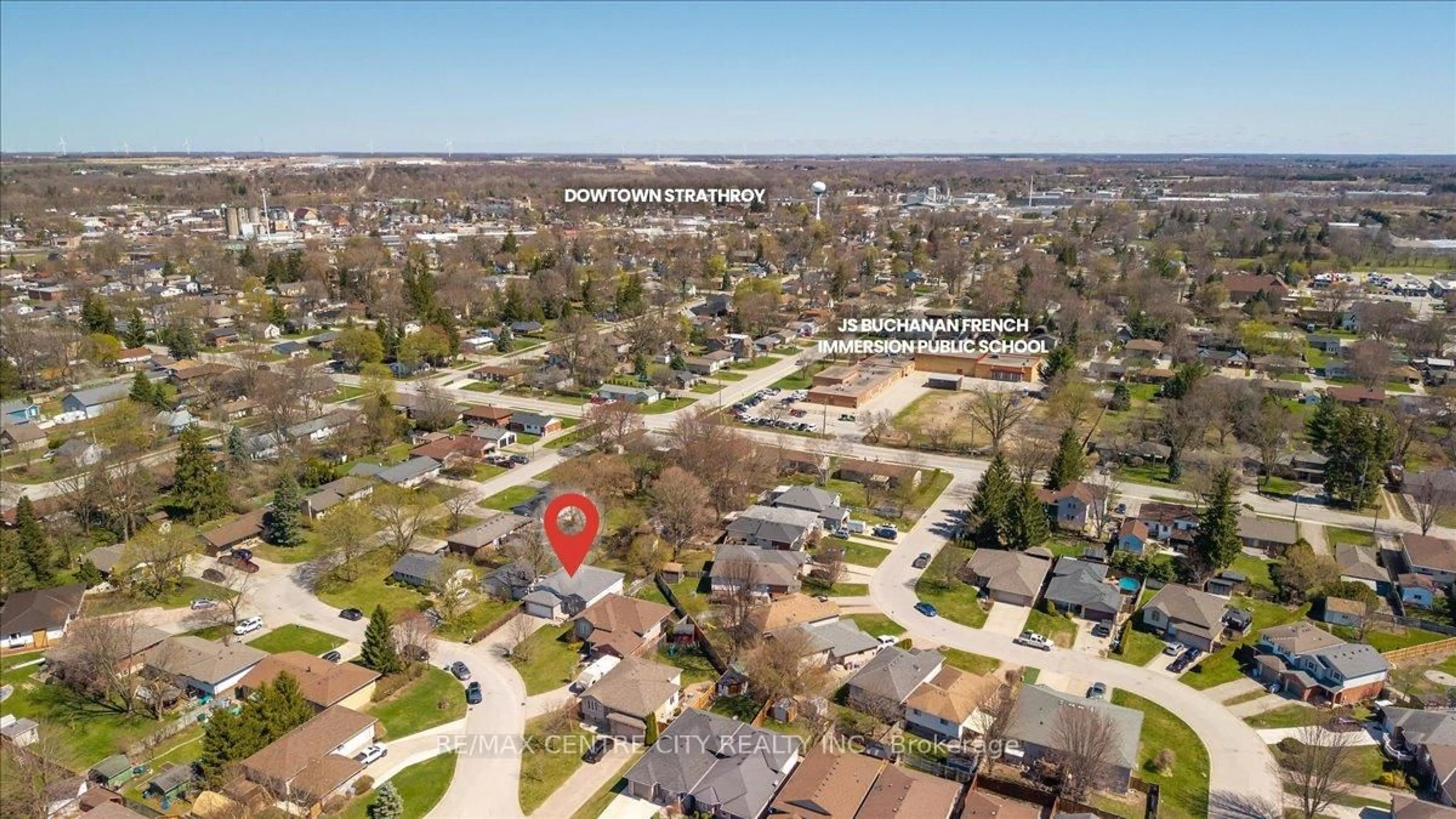 A pic from outside/outdoor area/front of a property/back of a property/a pic from drone, street for 19 Dell Dr, Strathroy-Caradoc Ontario N7G 1C6