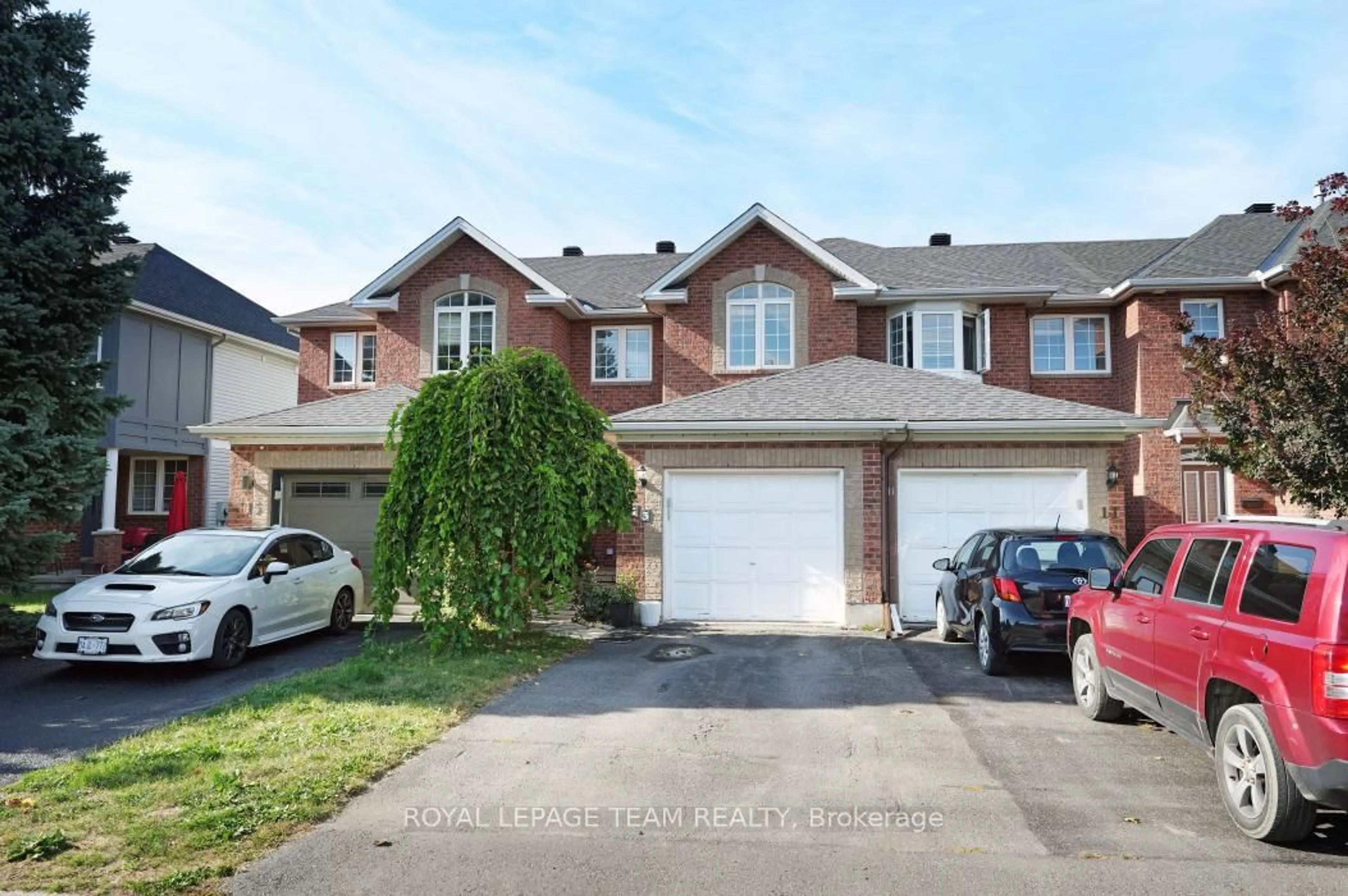 A pic from outside/outdoor area/front of a property/back of a property/a pic from drone, street for 13 Grammercy Park, Ottawa Ontario K2C 4C7