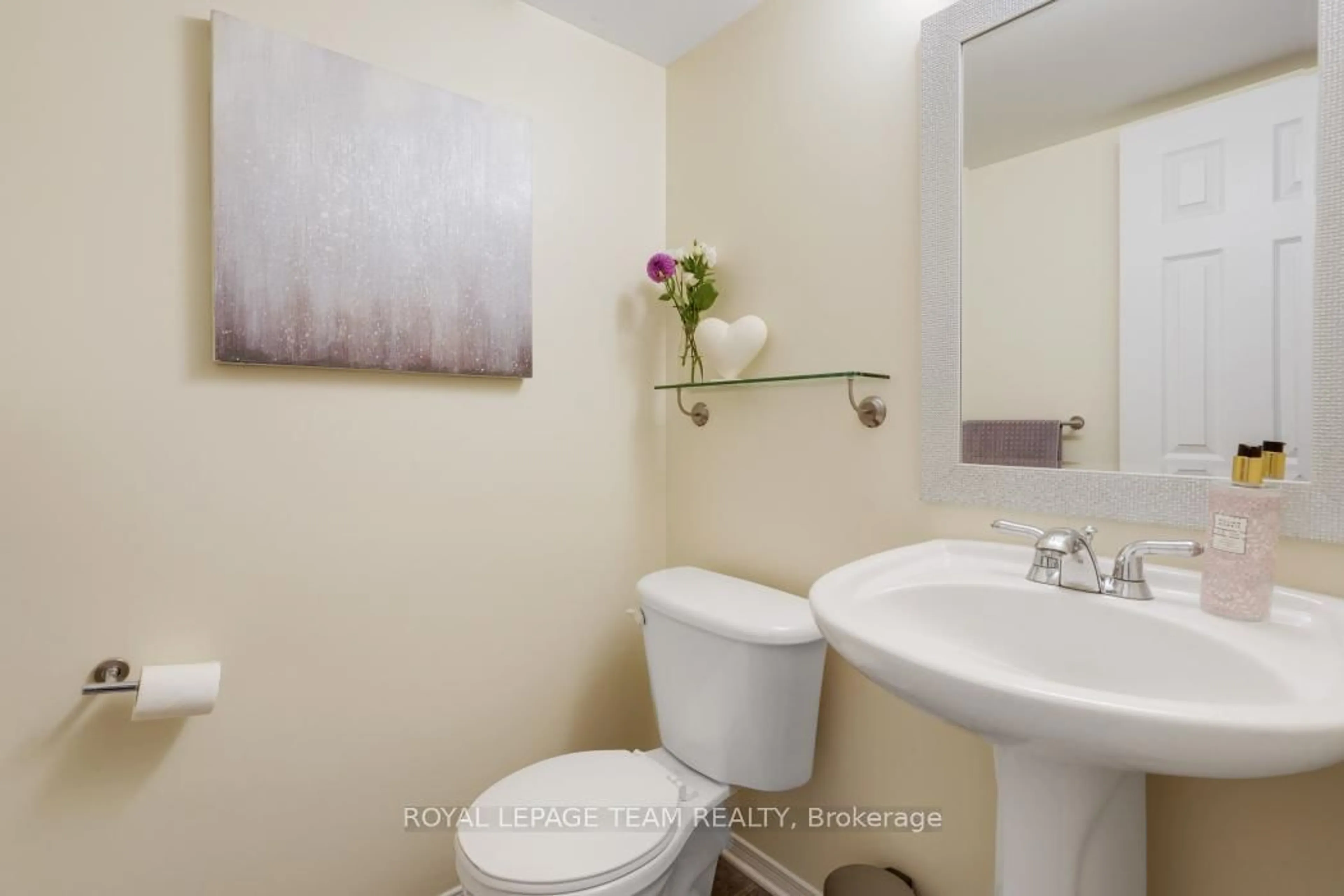 Standard bathroom, ceramic/tile floor for 13 Grammercy Park, Ottawa Ontario K2C 4C7