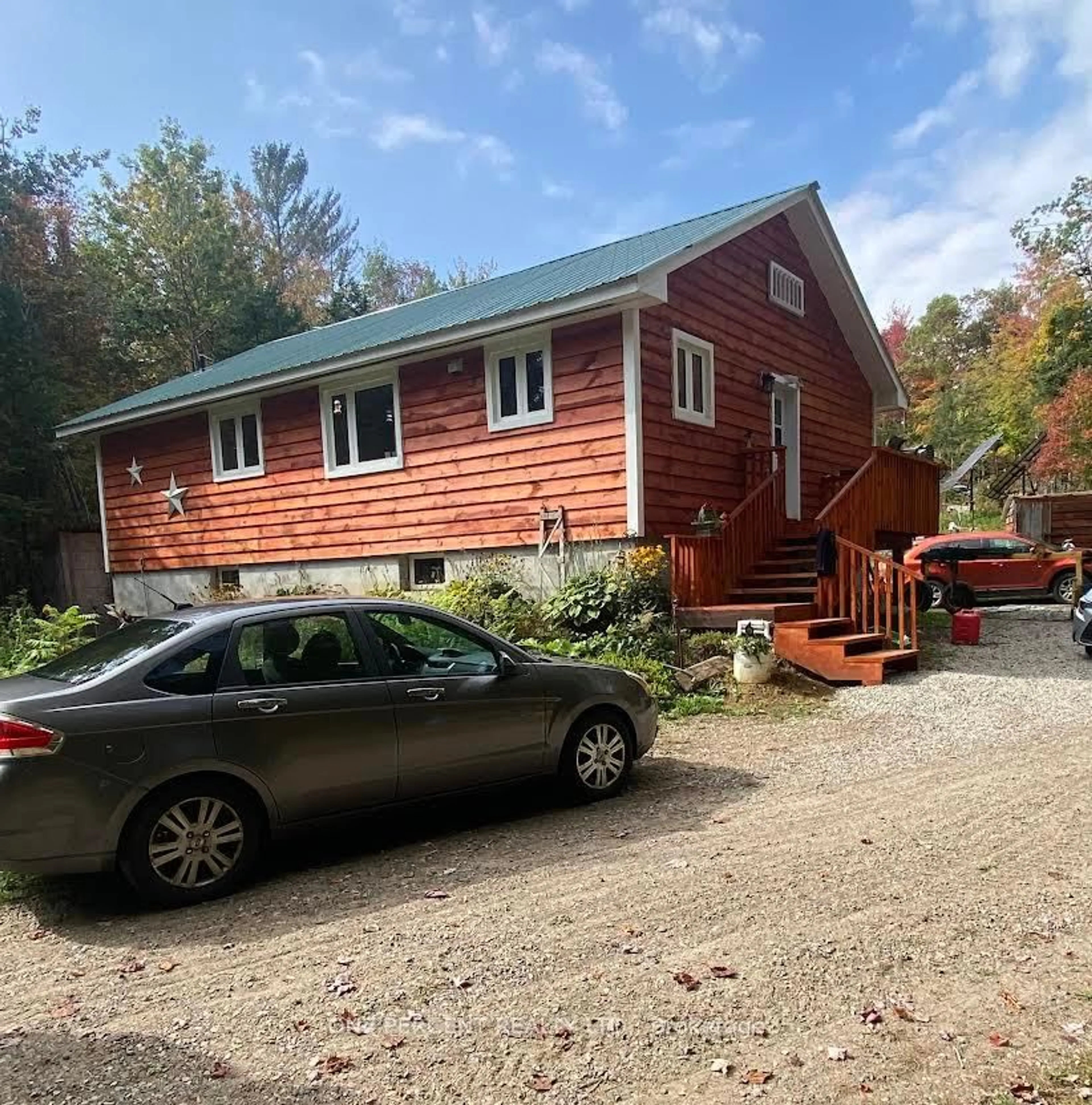 A pic from outside/outdoor area/front of a property/back of a property/a pic from drone, unknown for 1070 Vankoughnet Rd, Bracebridge Ontario P1L 1X1