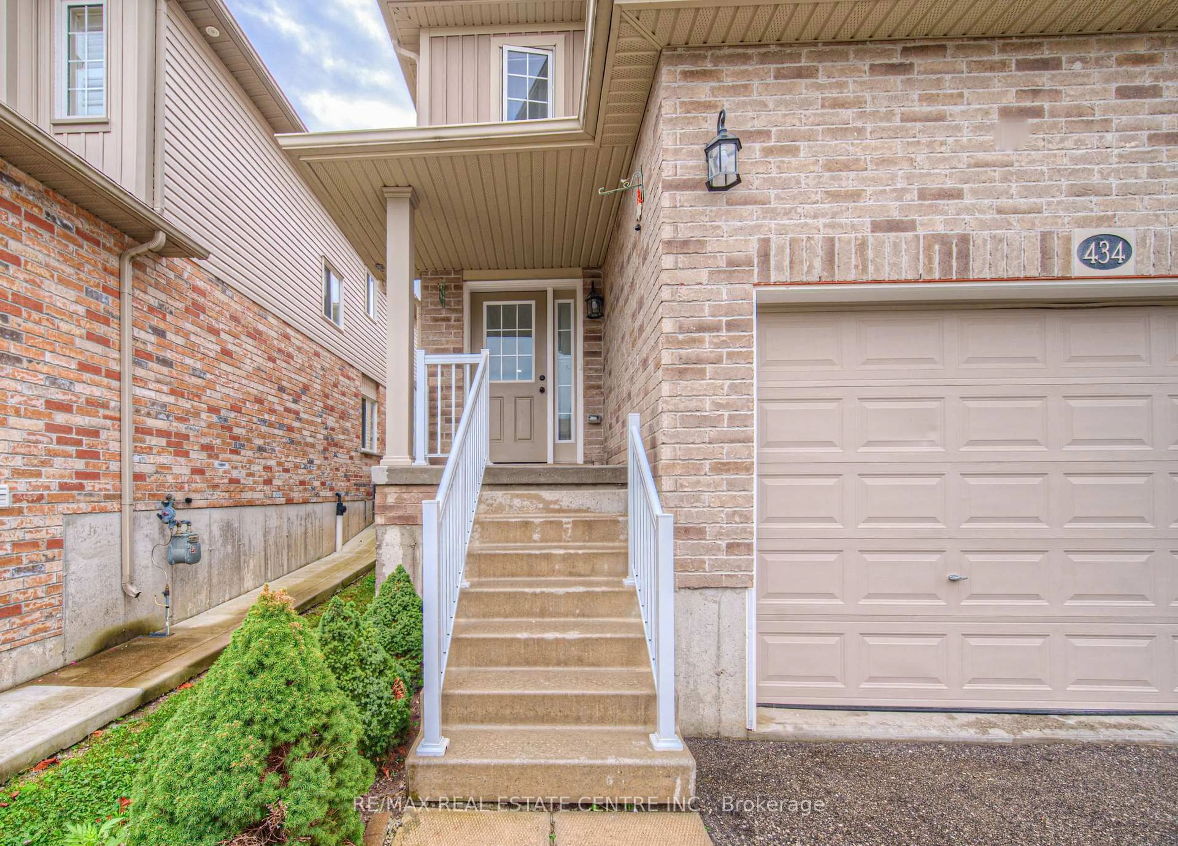 Home with brick exterior material, street for 434 Woodbine Ave, Kitchener Ontario N2R 0A6