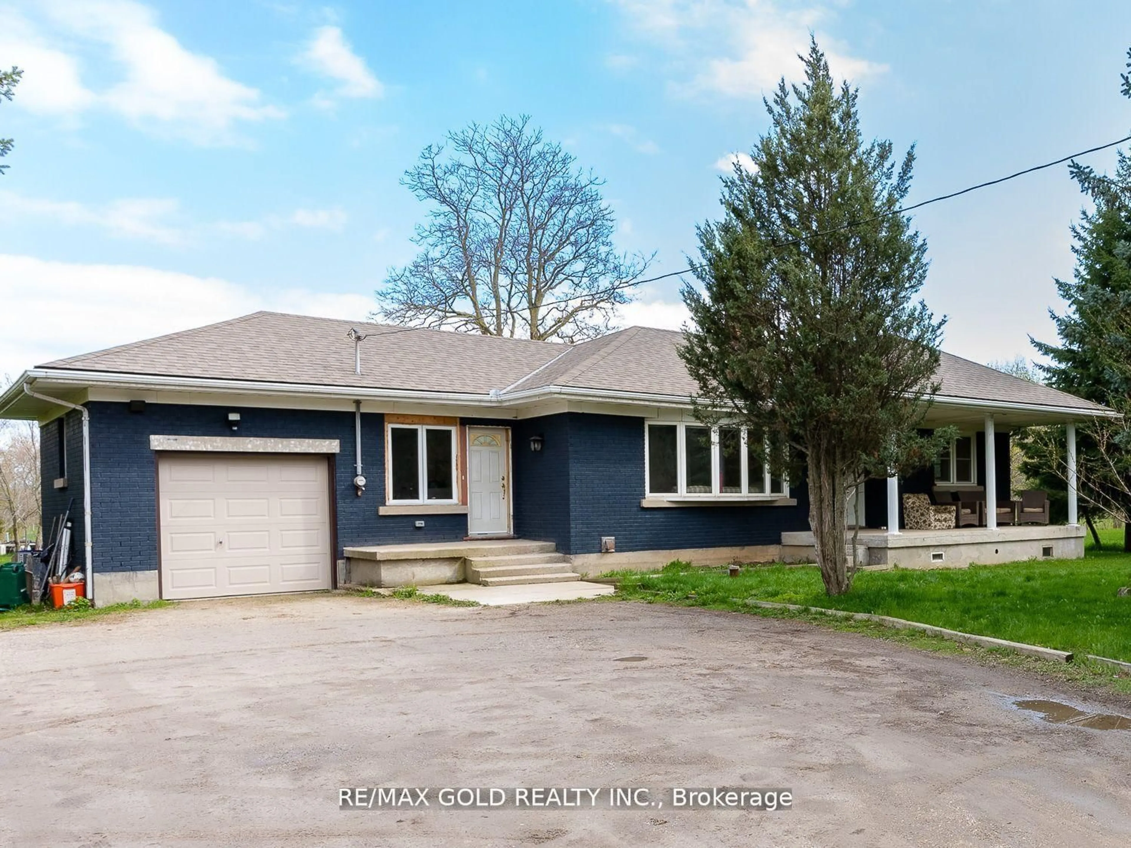 A pic from outside/outdoor area/front of a property/back of a property/a pic from drone, street for 8017 Highway 7, Guelph/Eramosa Ontario N1H 6H8