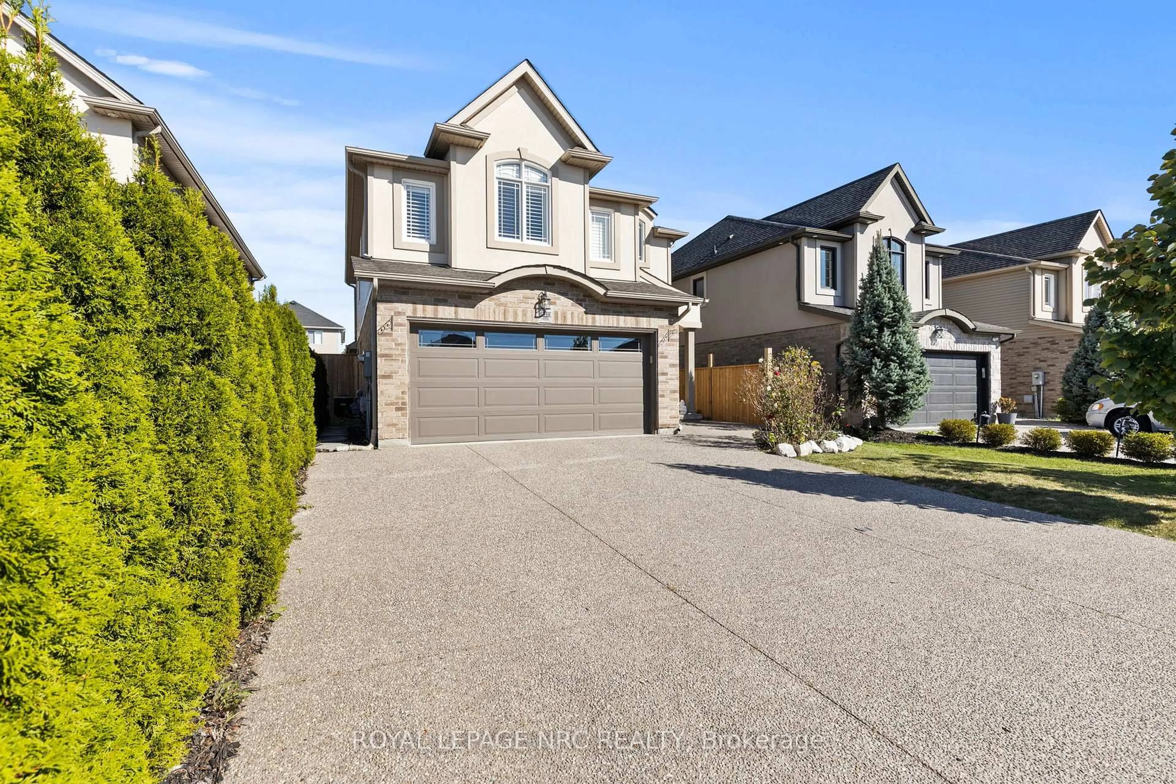 Home with vinyl exterior material, street for 6058 Ernest Cres, Niagara Falls Ontario L2H 0H9