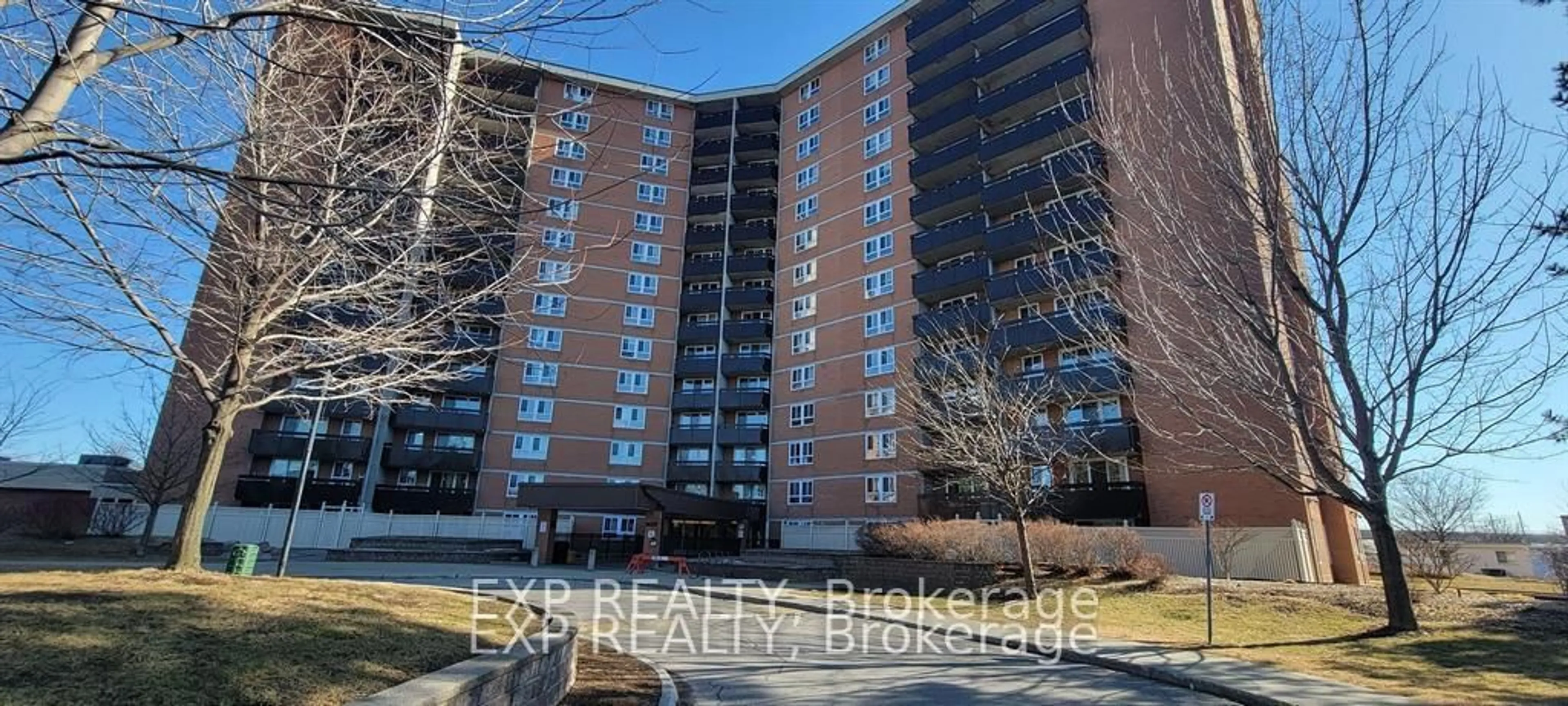 A pic from outside/outdoor area/front of a property/back of a property/a pic from drone, unknown for 2000 Jasmine Cres #516, Ottawa Ontario K1J 8K4