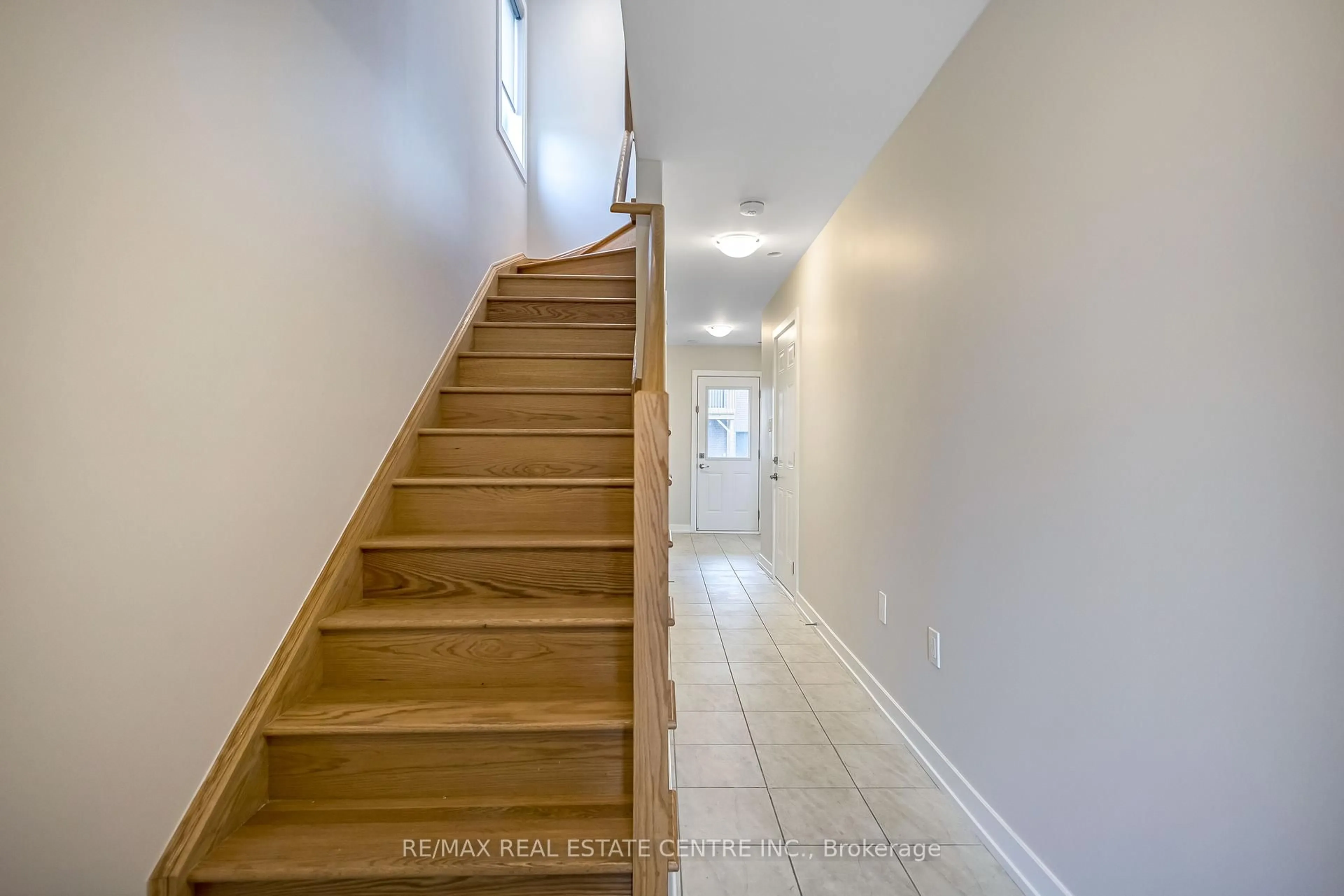 Stairs for 19 Baskett St, Brantford Ontario N3T 0W4