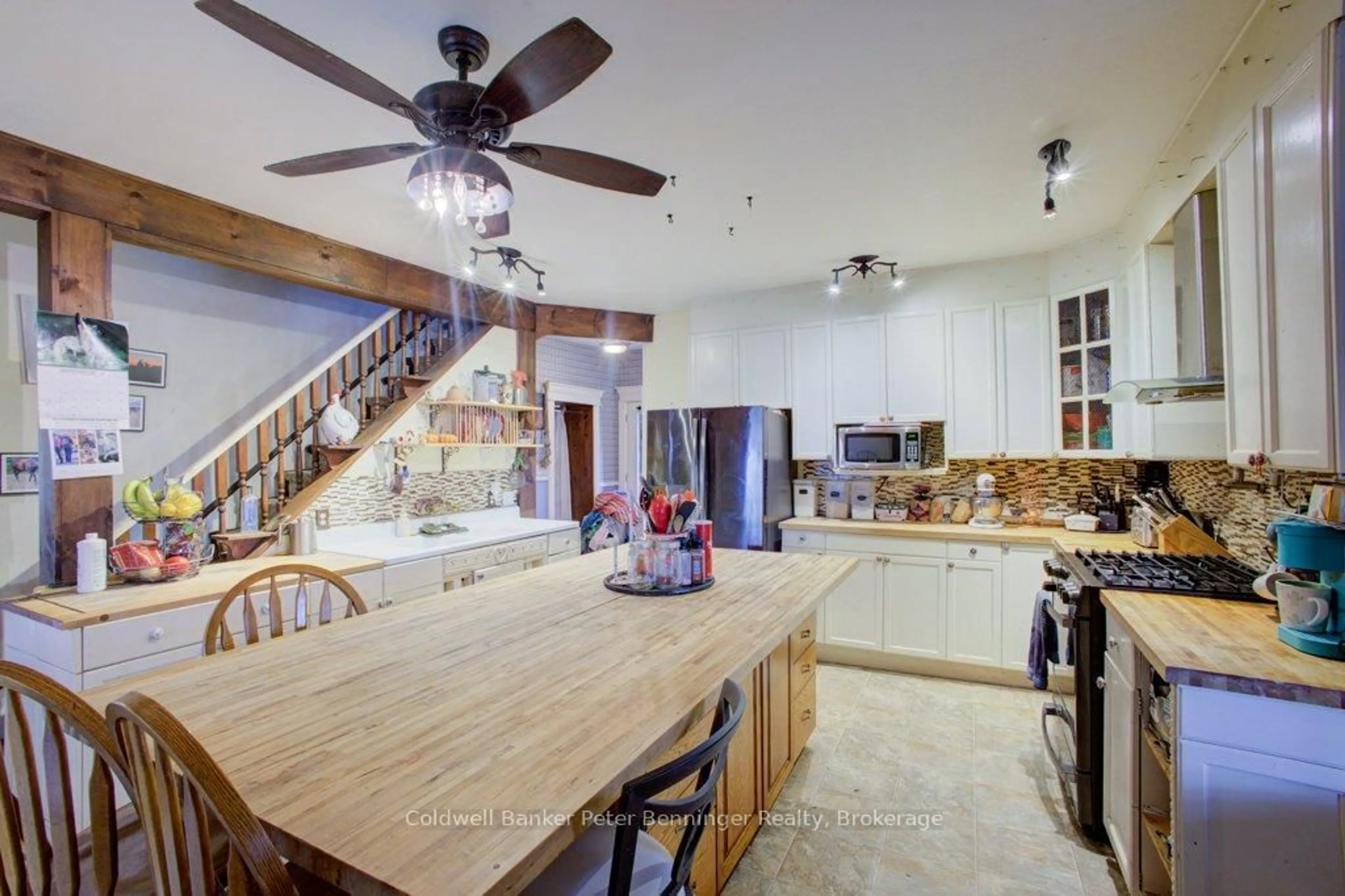 Open concept kitchen, ceramic/tile floor for 185197 Grey Road 9 Rd, Southgate Ontario N0C 1B0