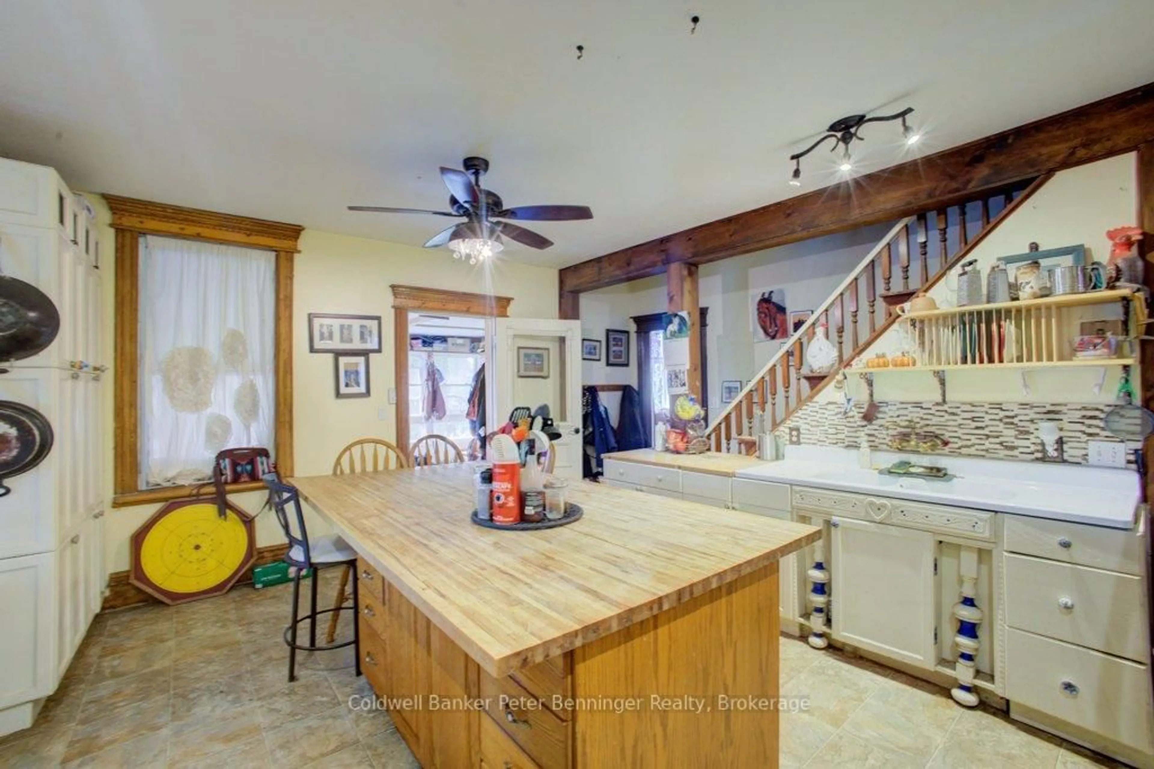Open concept kitchen, ceramic/tile floor for 185197 Grey Road 9 Rd, Southgate Ontario N0C 1B0