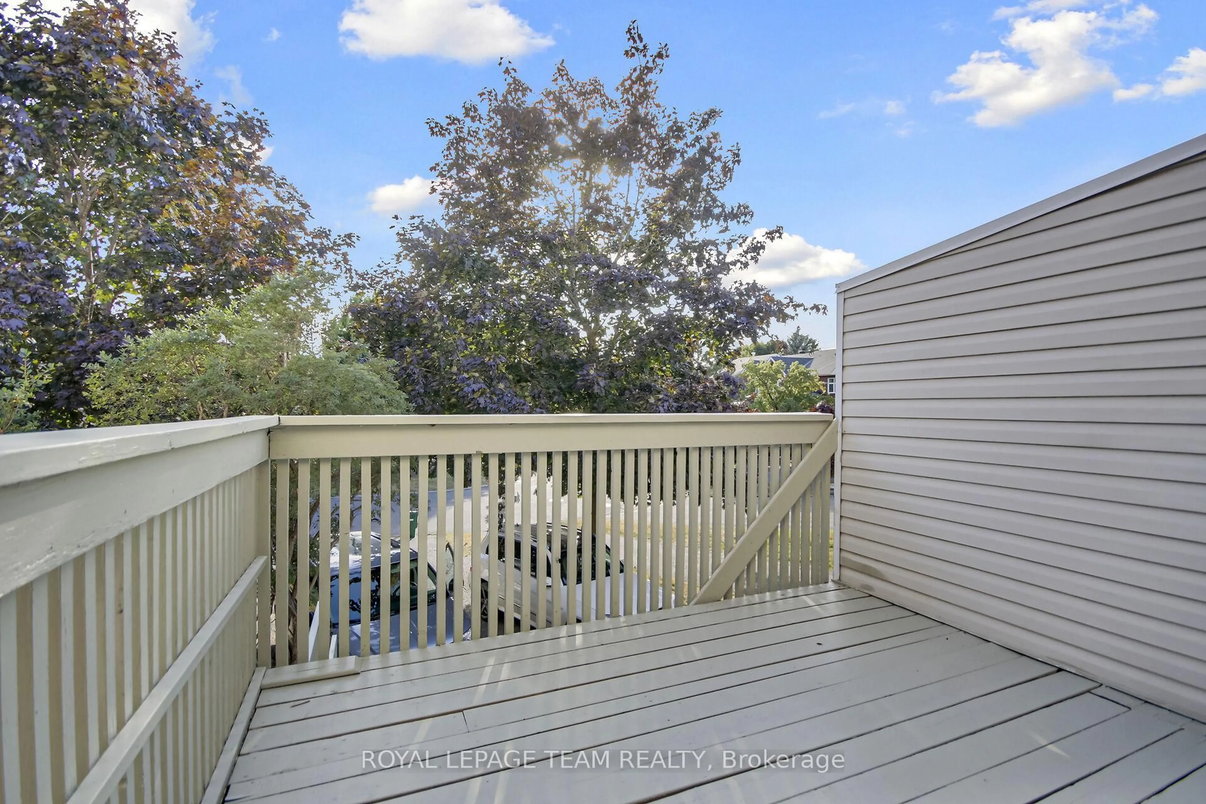 Unknown for 89 Thornbury Cres, Ottawa Ontario K2G 6C4