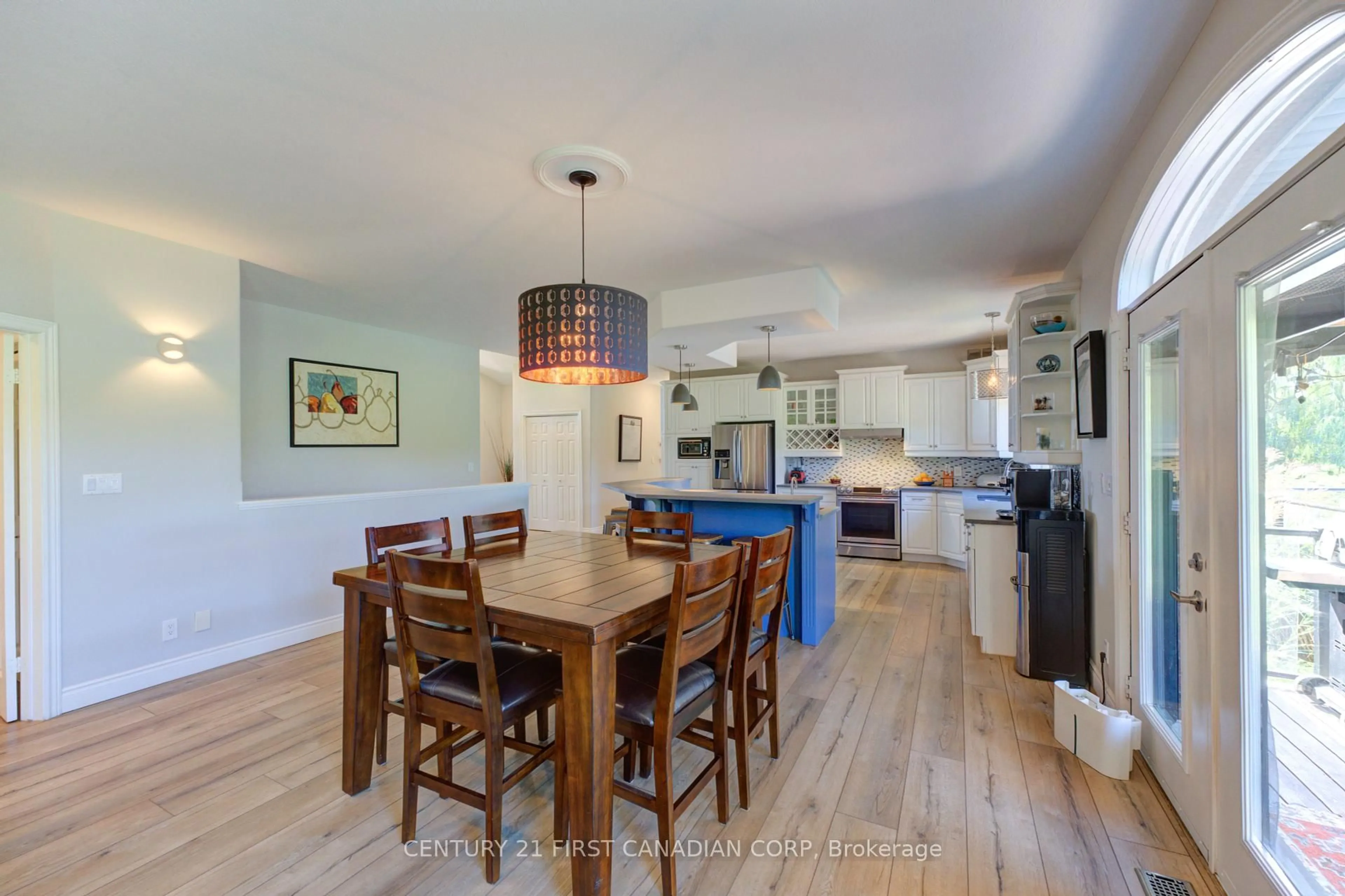 Open concept kitchen, unknown for 325 Brant County 18 Rd, Brant Ontario N3S 0H4