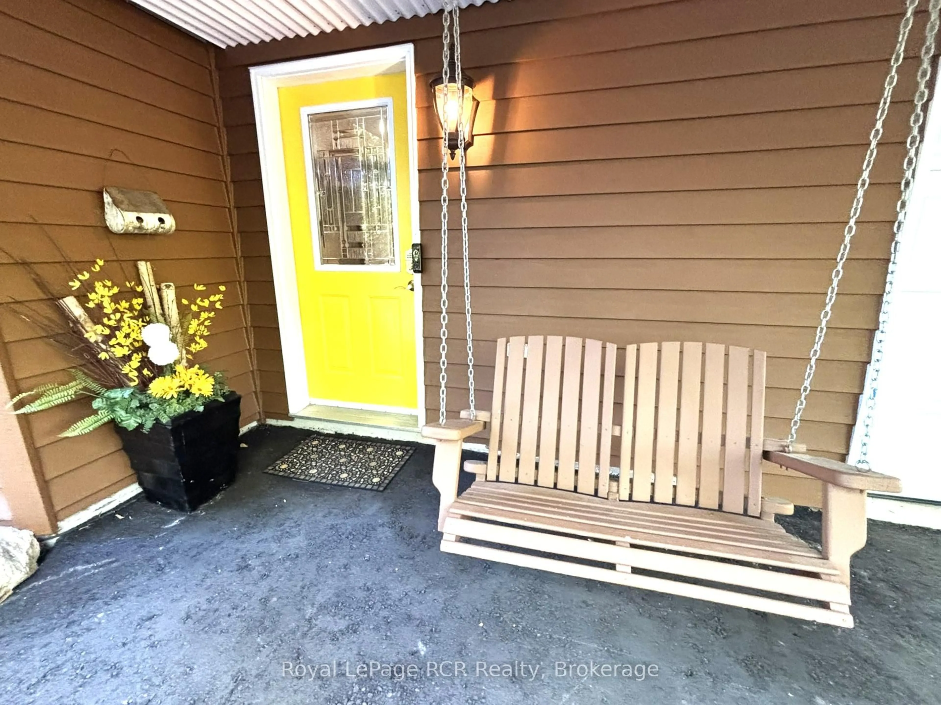 Indoor entryway for 758341 Girl Guide Rd, Georgian Bluffs Ontario N4K 5N7
