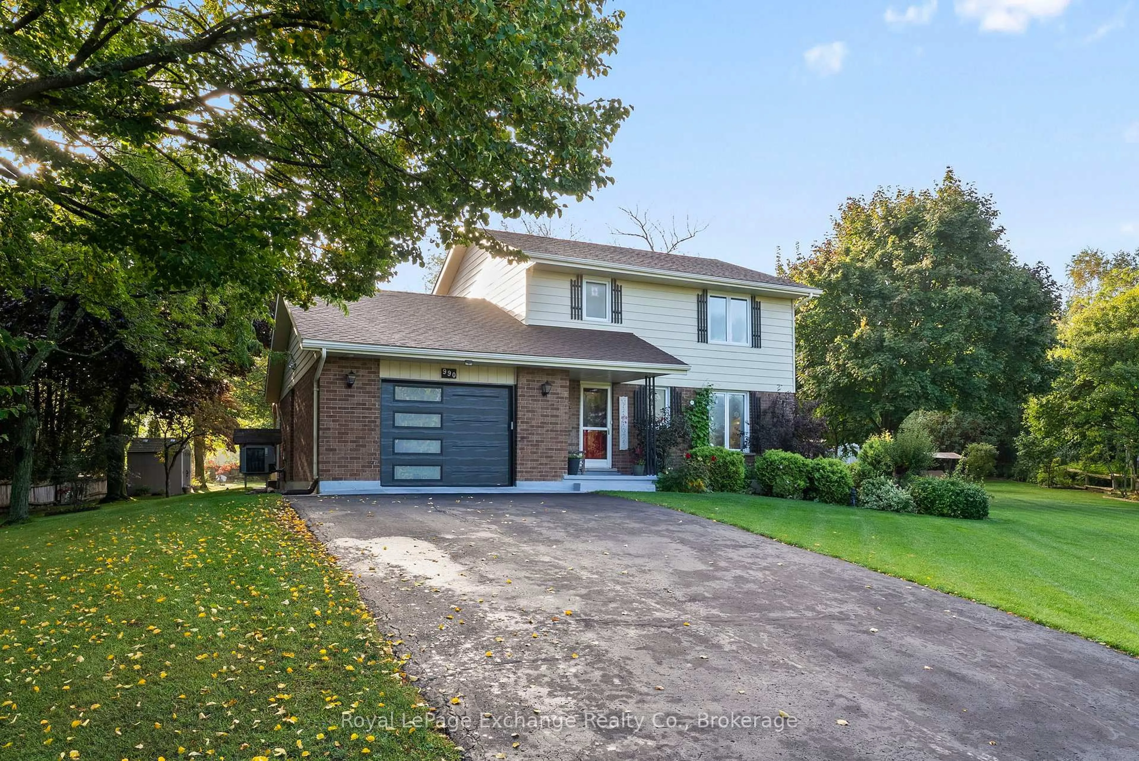 Home with brick exterior material, street for 990 Heritage Dr, Huron-Kinloss Ontario N2Z 0C2