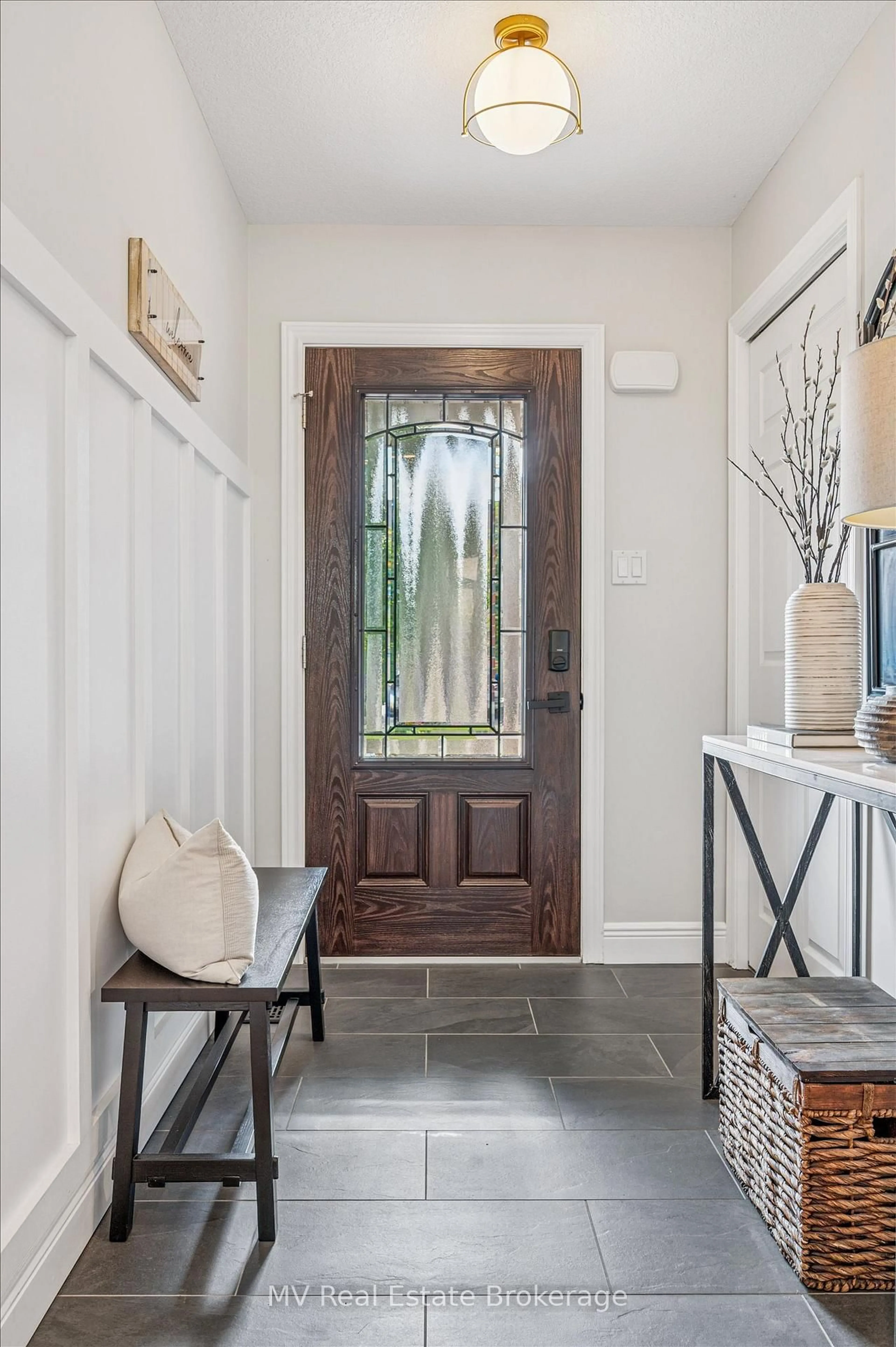 Indoor entryway for 103 McGowan St, Centre Wellington Ontario N0B 1S0