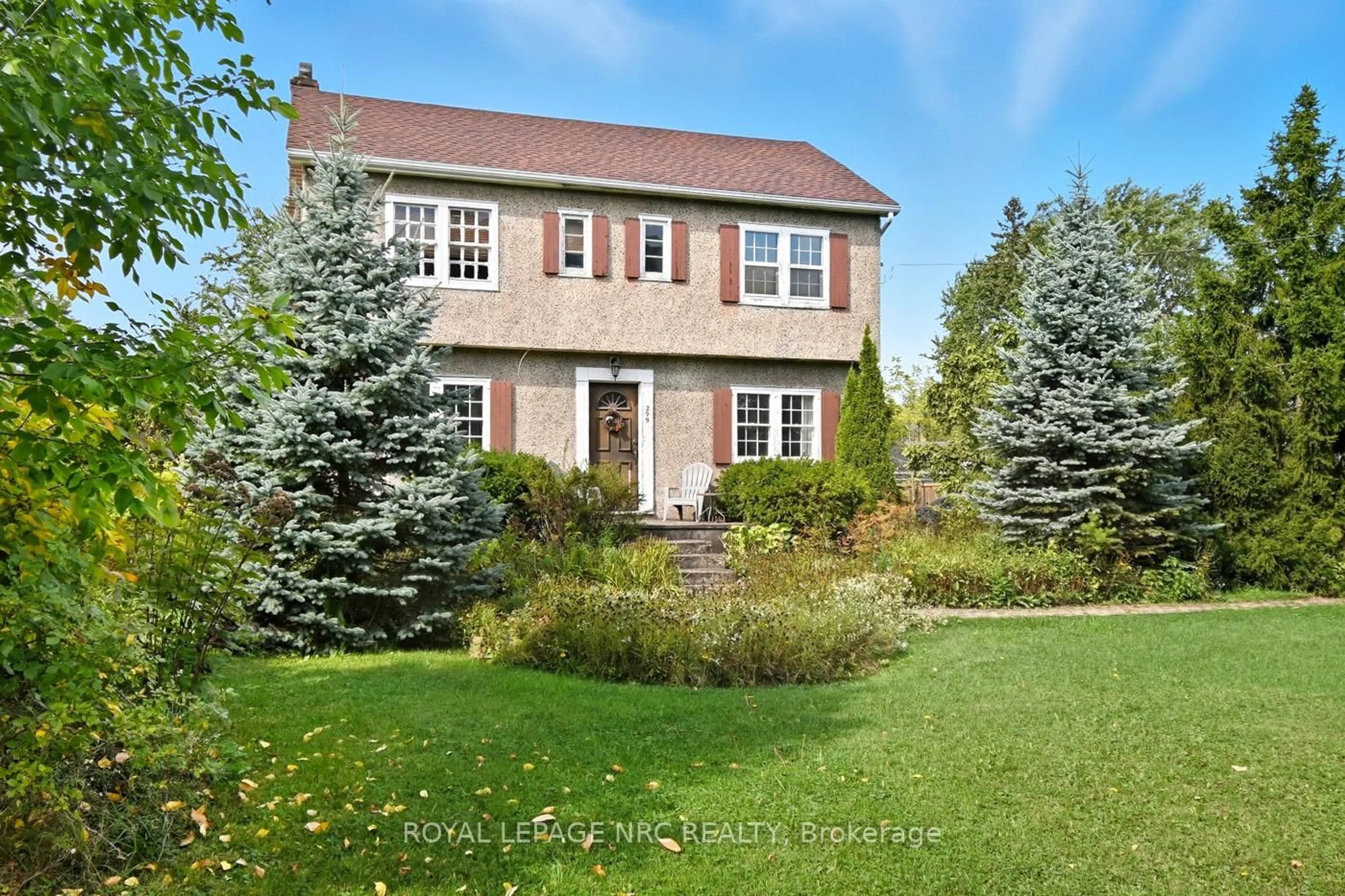 Home with brick exterior material, street for 299 First Ave, Welland Ontario L3C 1Z1