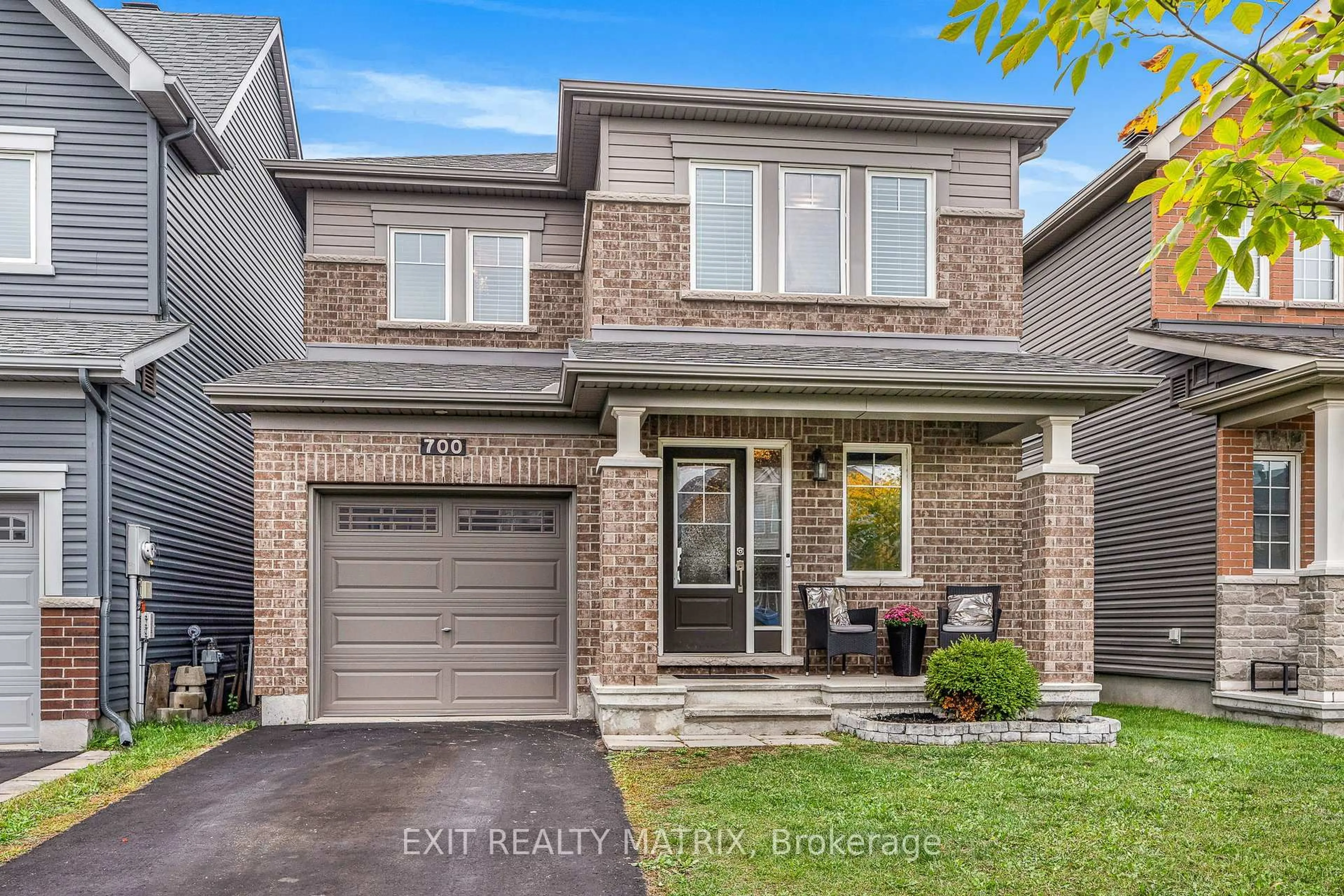 Home with brick exterior material, street for 700 Magnolia St, Ottawa Ontario K4A 3W4