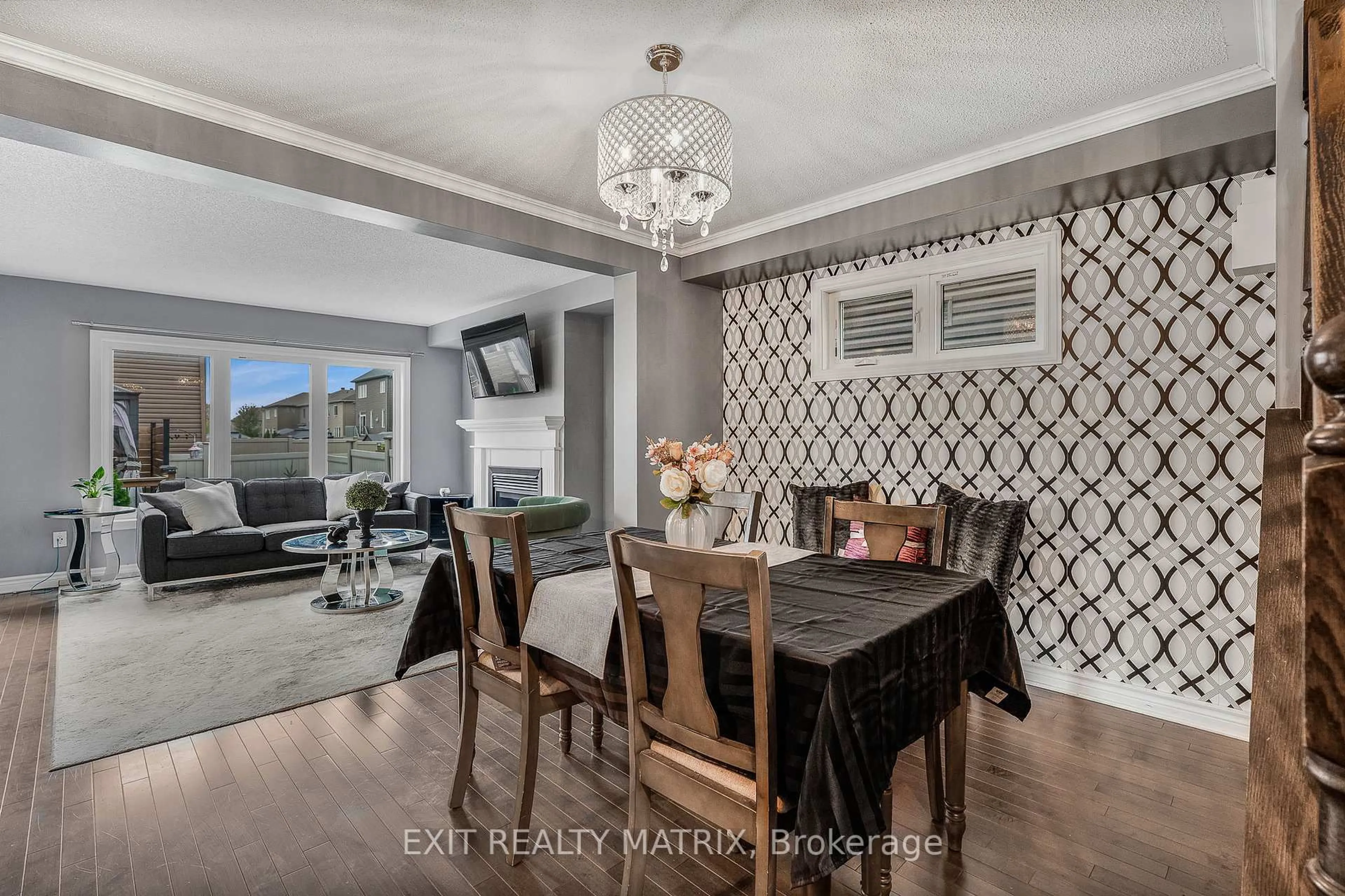 Dining room, unknown for 700 Magnolia St, Ottawa Ontario K4A 3W4