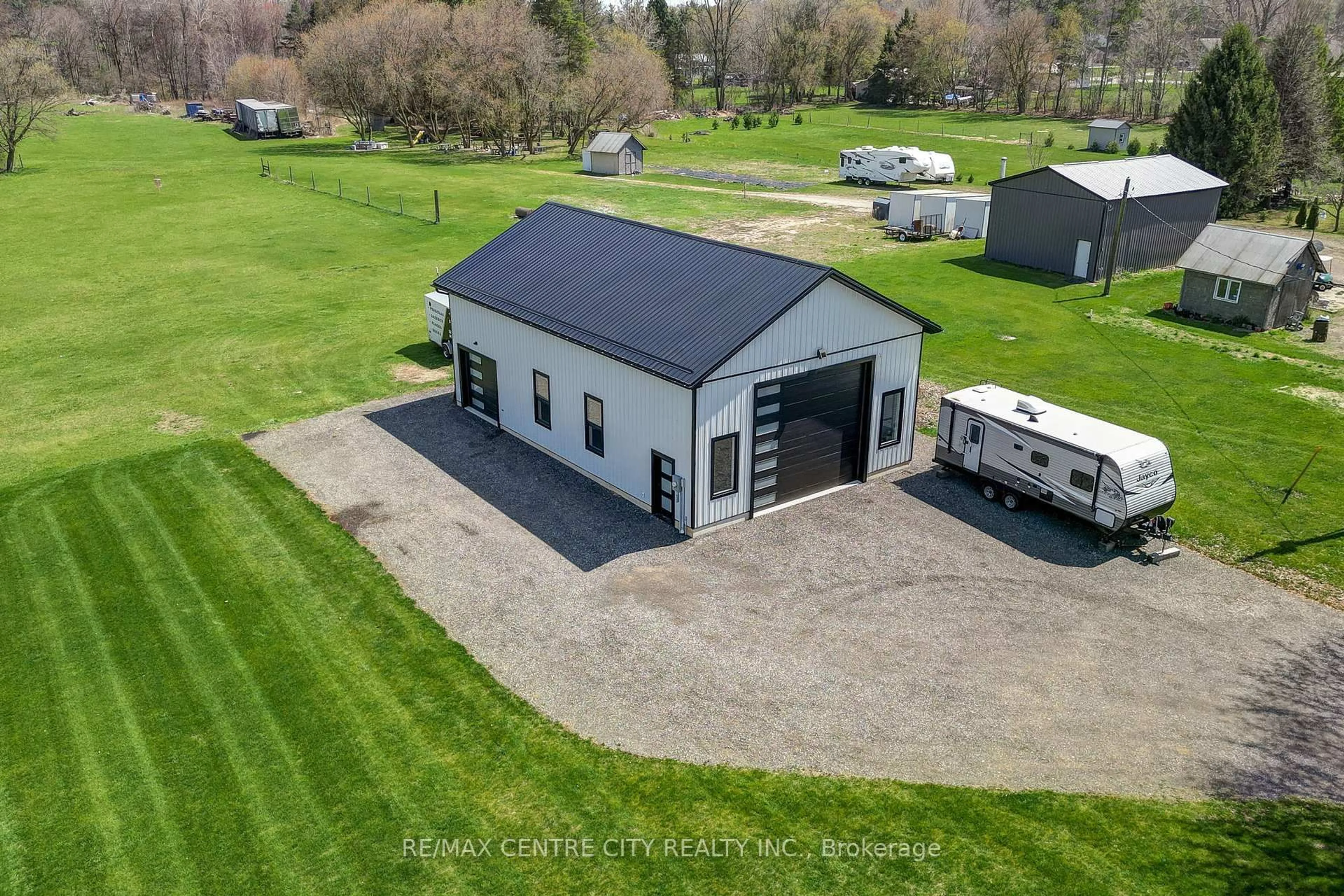A pic from outside/outdoor area/front of a property/back of a property/a pic from drone, building for 10580 Culloden Rd, Bayham Ontario N5H 2R3