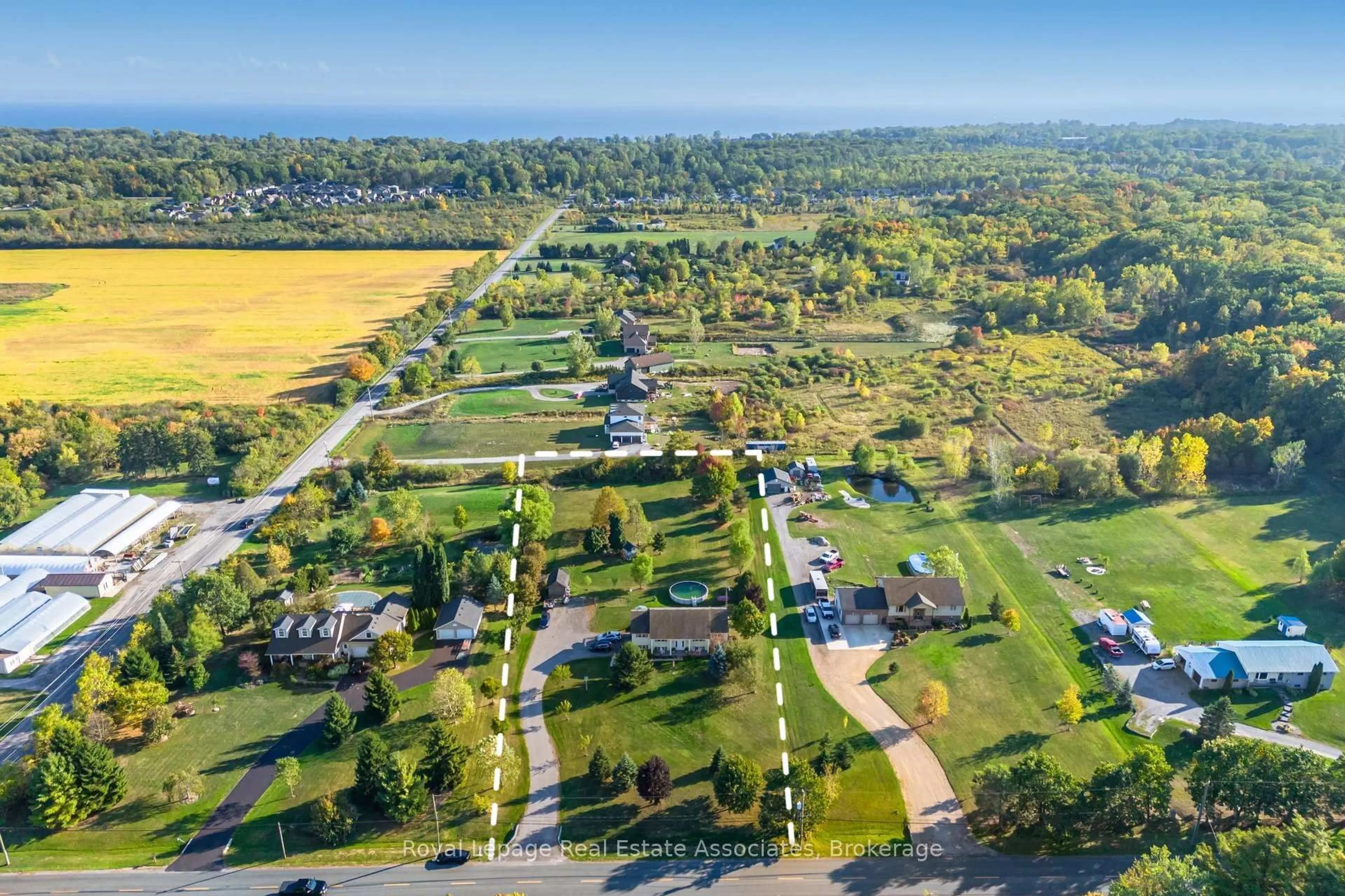 A pic from outside/outdoor area/front of a property/back of a property/a pic from drone, street for 3373 NIGH Rd, Fort Erie Ontario L0S 1N0