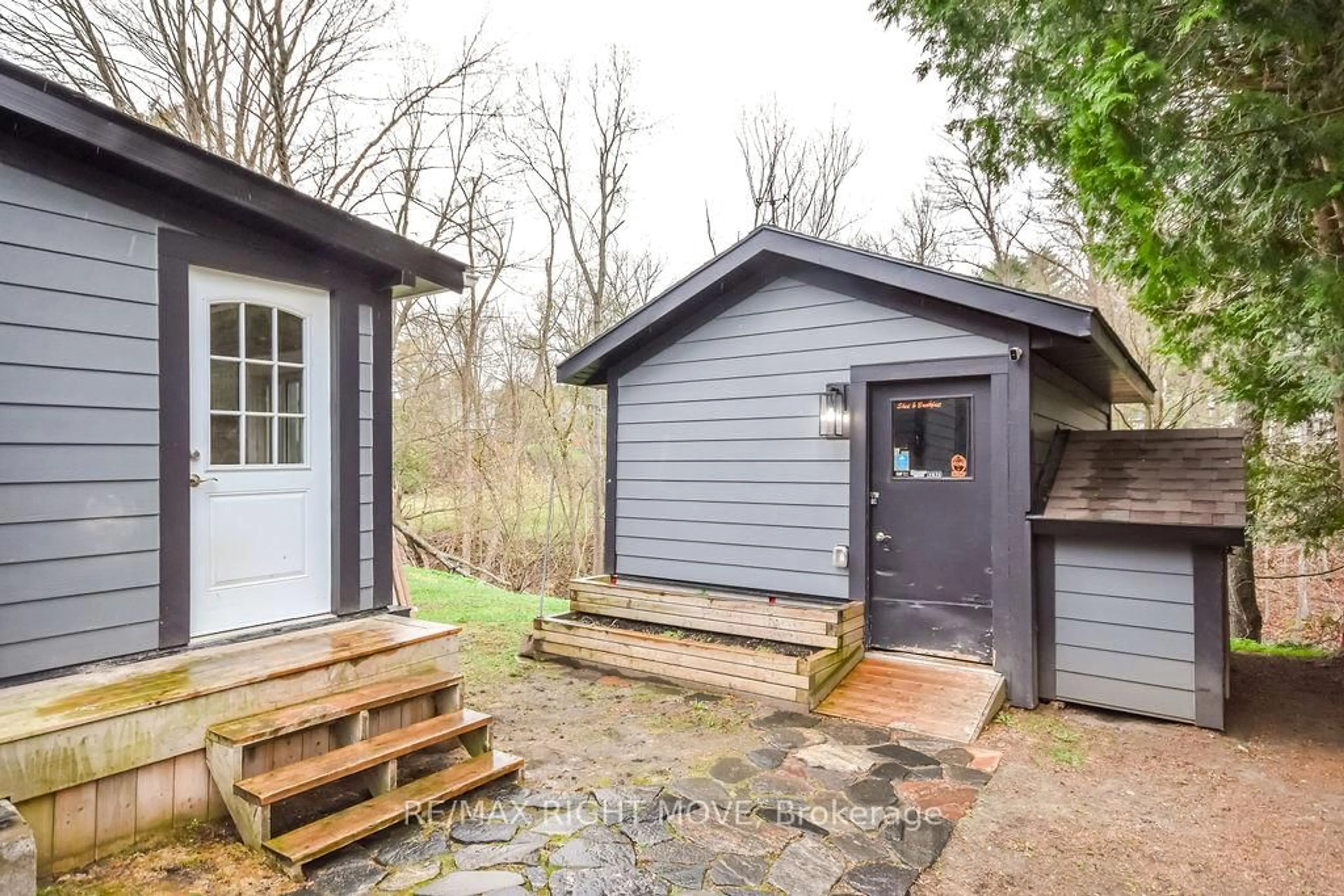 Shed for 198 Woodchester Ave, Bracebridge Ontario P1L 1H8