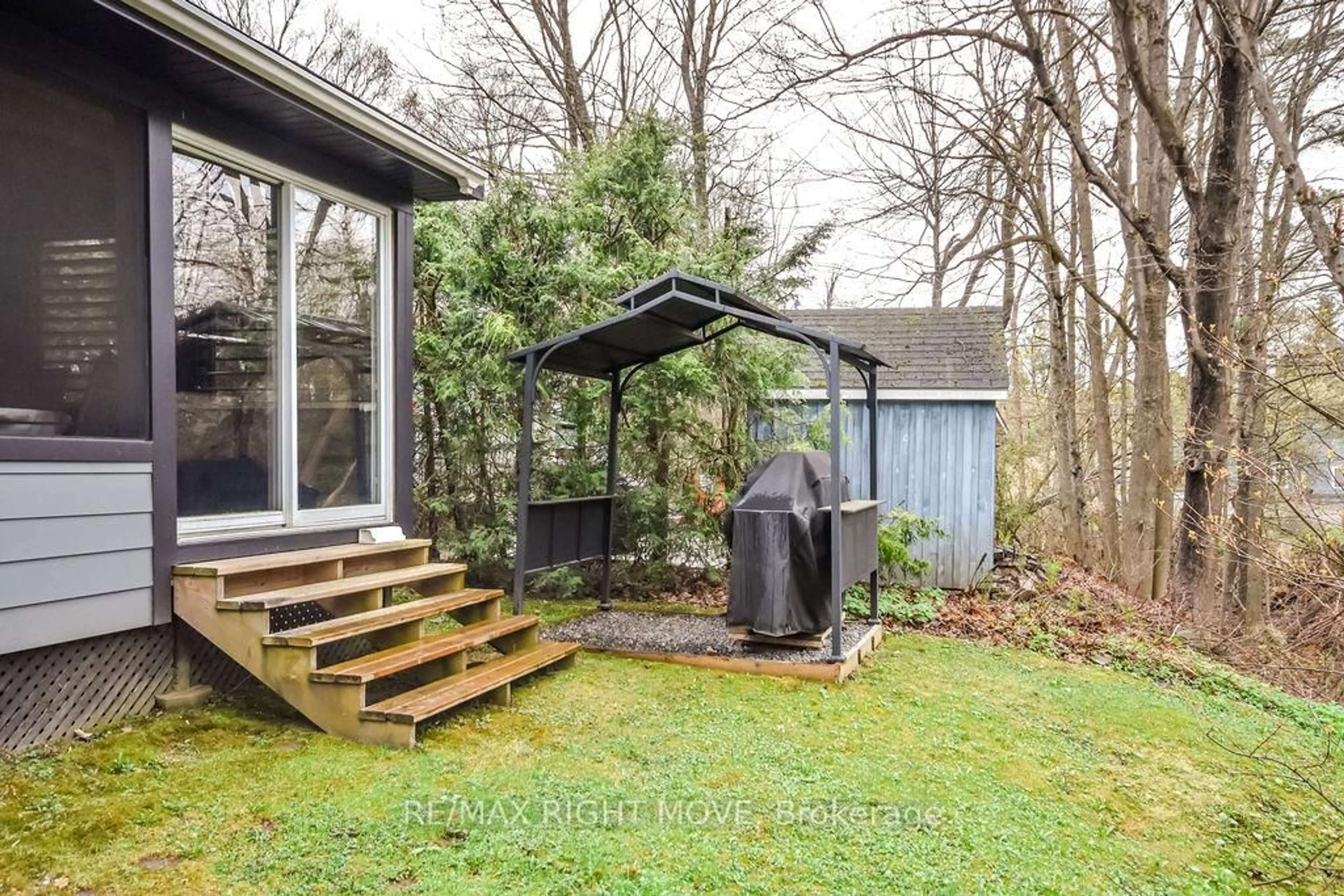 Unknown for 198 Woodchester Ave, Bracebridge Ontario P1L 1H8