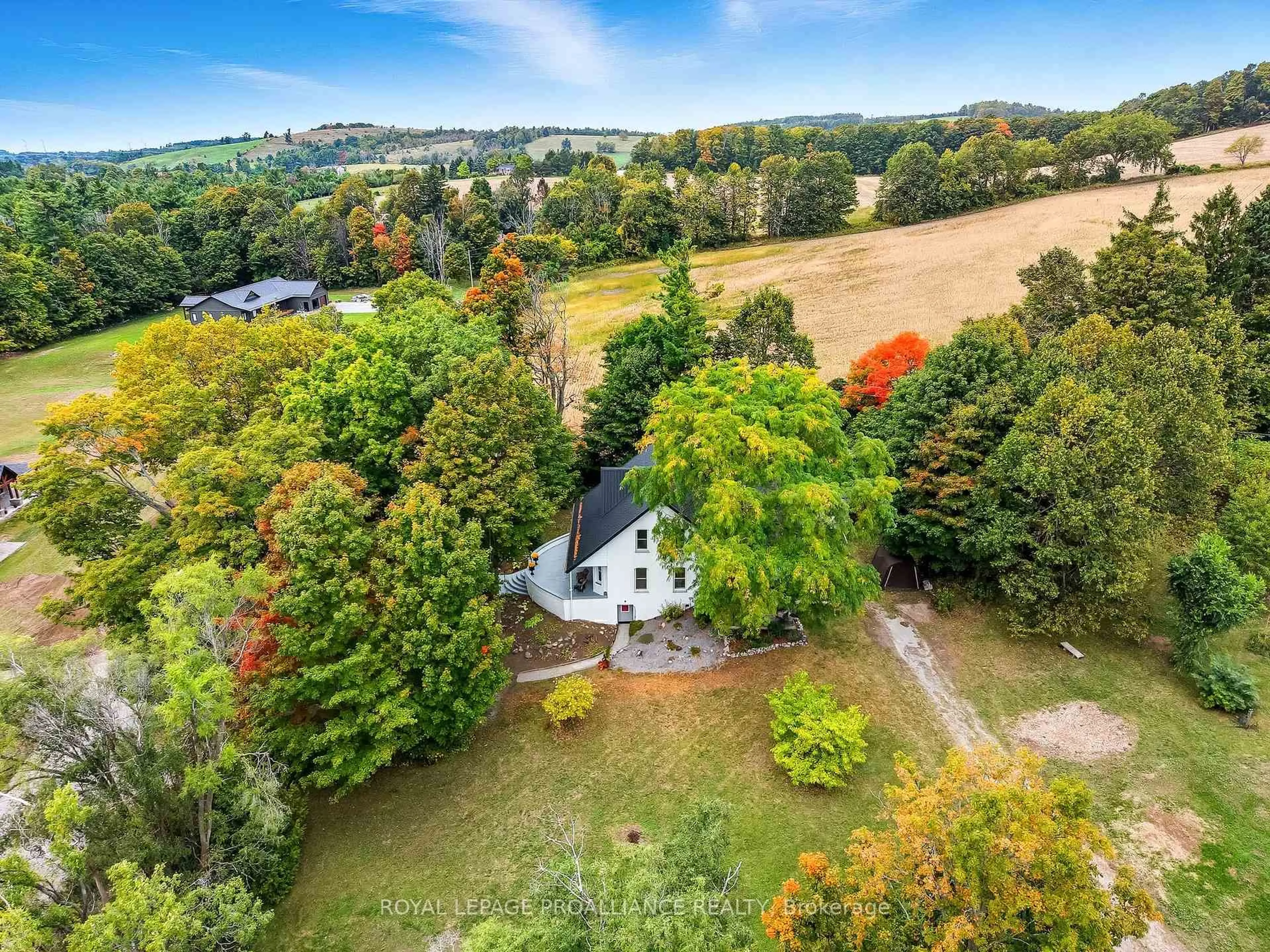 A pic from outside/outdoor area/front of a property/back of a property/a pic from drone, unknown for 3921 Kennedy Rd, Hamilton Township Ontario K9A 4J7