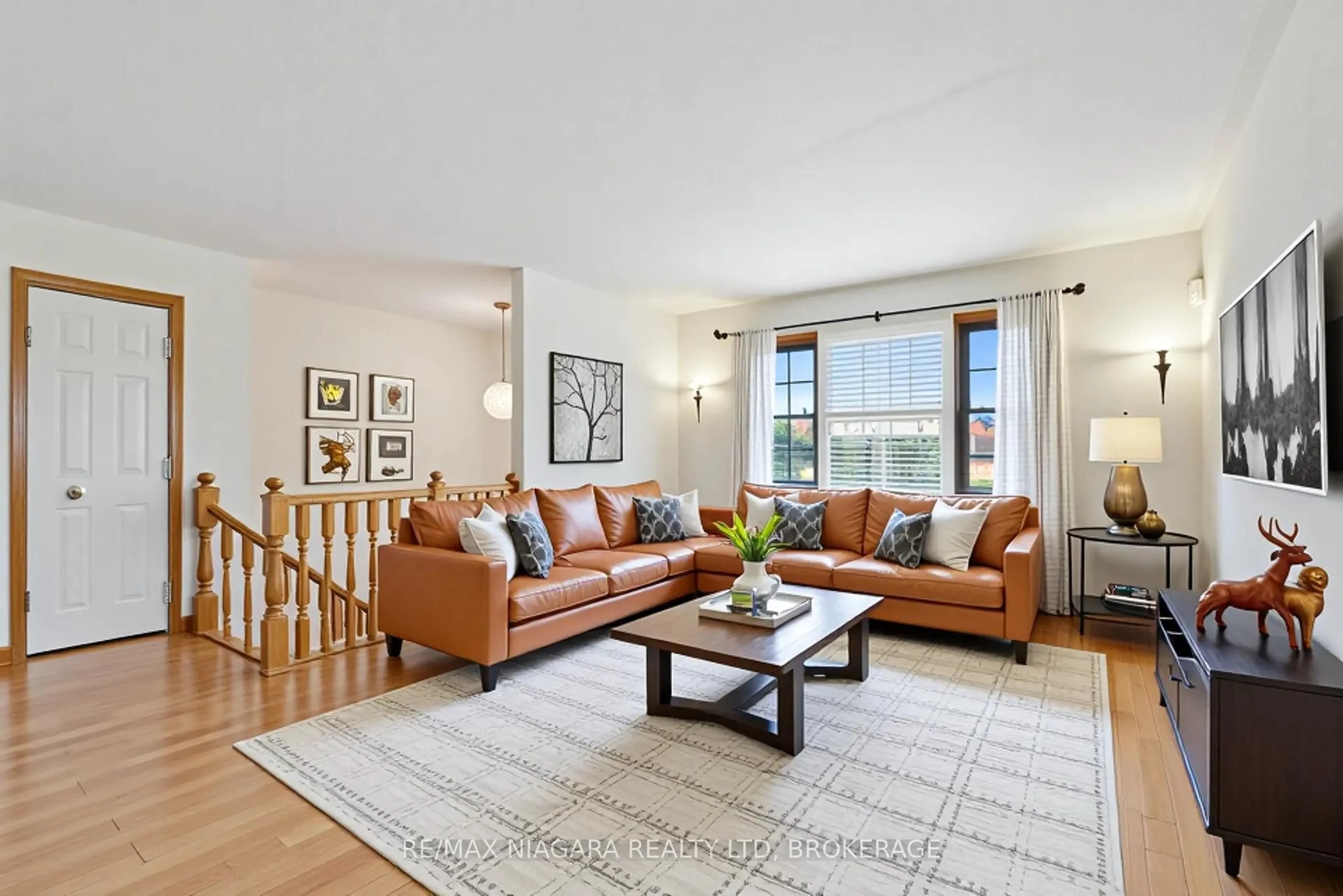 Living room with furniture, unknown for 7516 Monastery Dr, Niagara Falls Ontario L2H 3A7