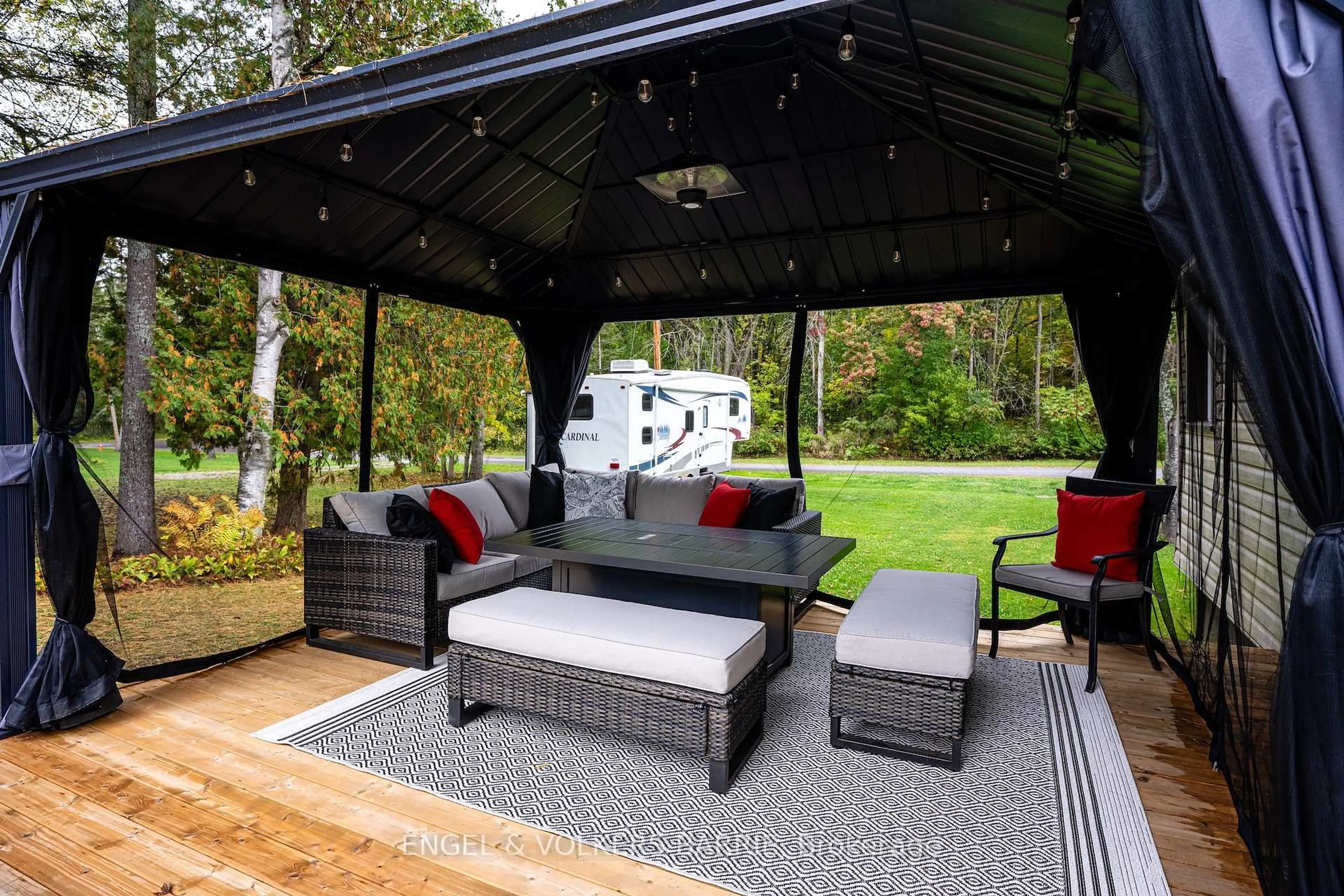 Patio, unknown for 1123 Severn River Rd, Gravenhurst Ontario P0E 1N0