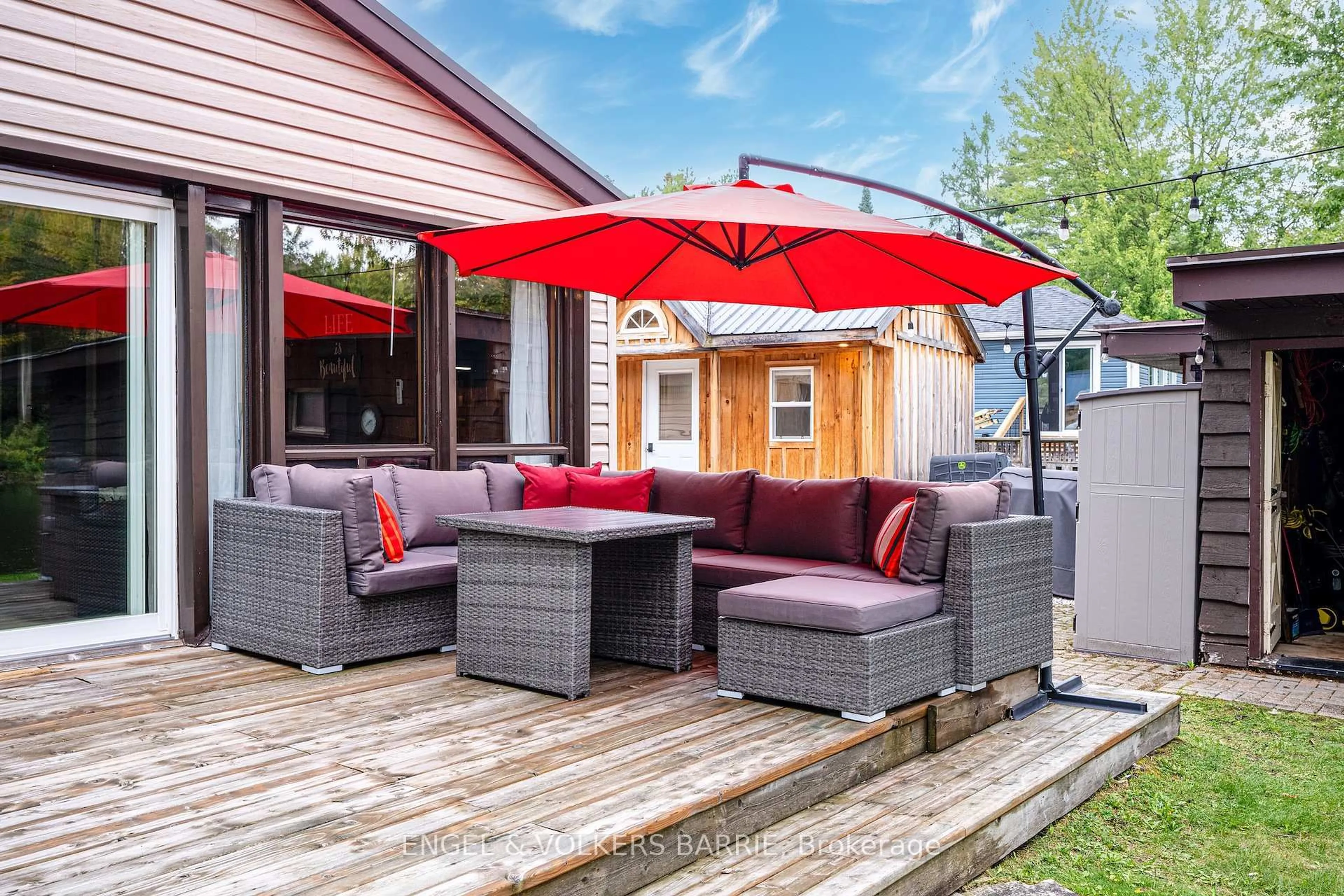 Patio, street for 1123 Severn River Rd, Gravenhurst Ontario P0E 1N0