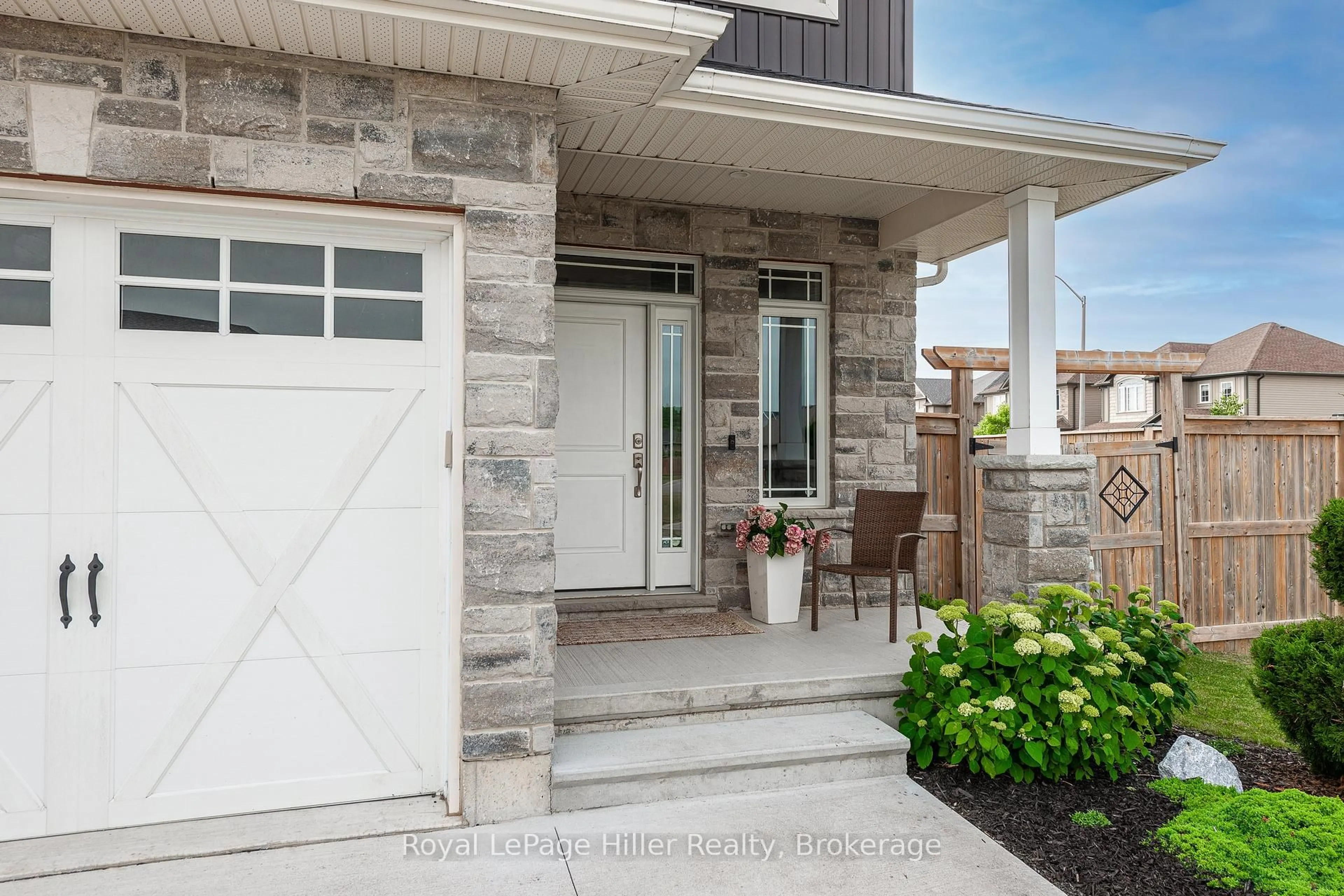 Indoor entryway for 3 Orr St, Stratford Ontario N5A 0C6