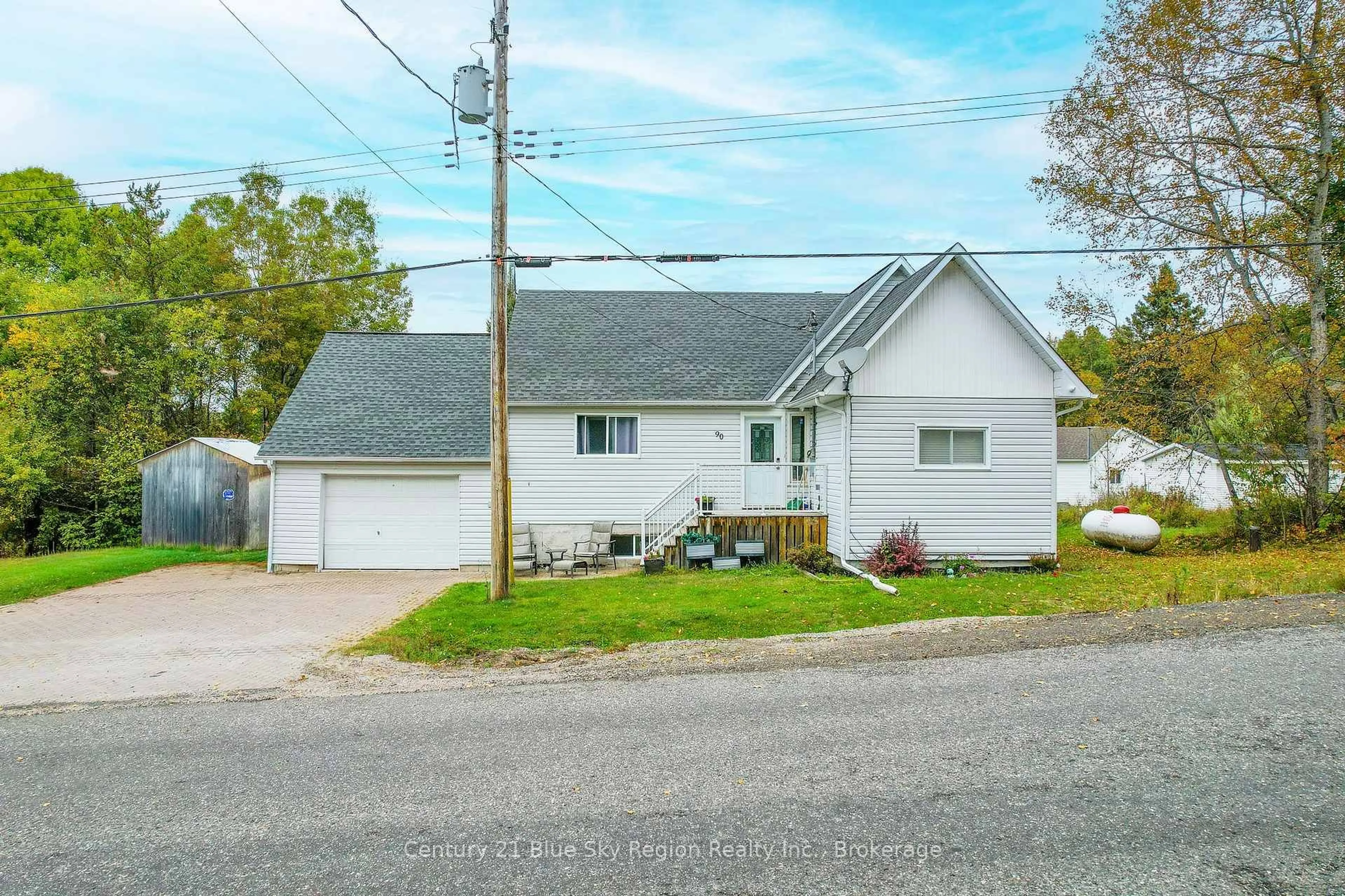 Home with vinyl exterior material, street for 90 Feronia Rd, North Bay Ontario P1B 8G4