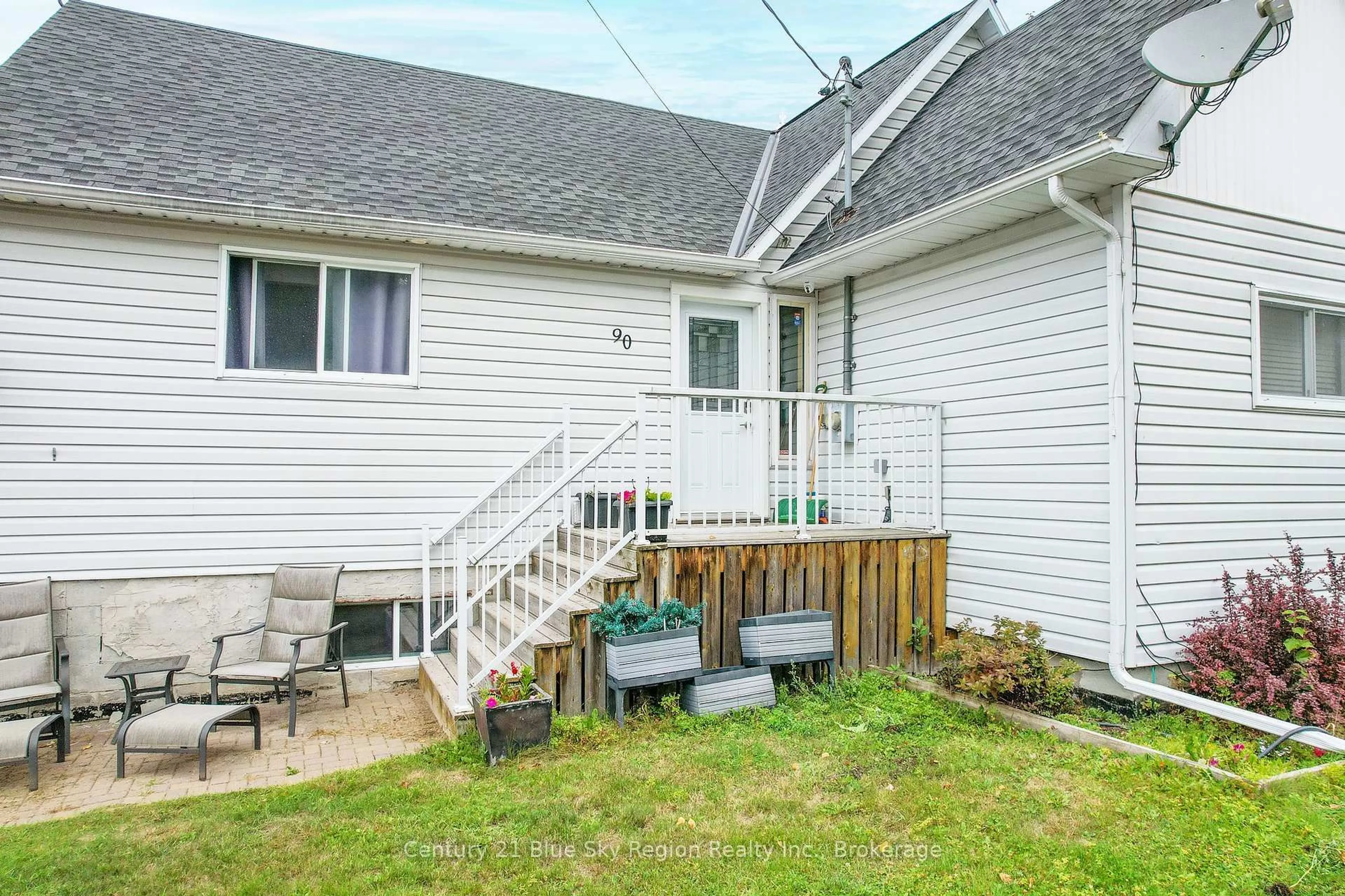 Patio, unknown for 90 Feronia Rd, North Bay Ontario P1B 8G4